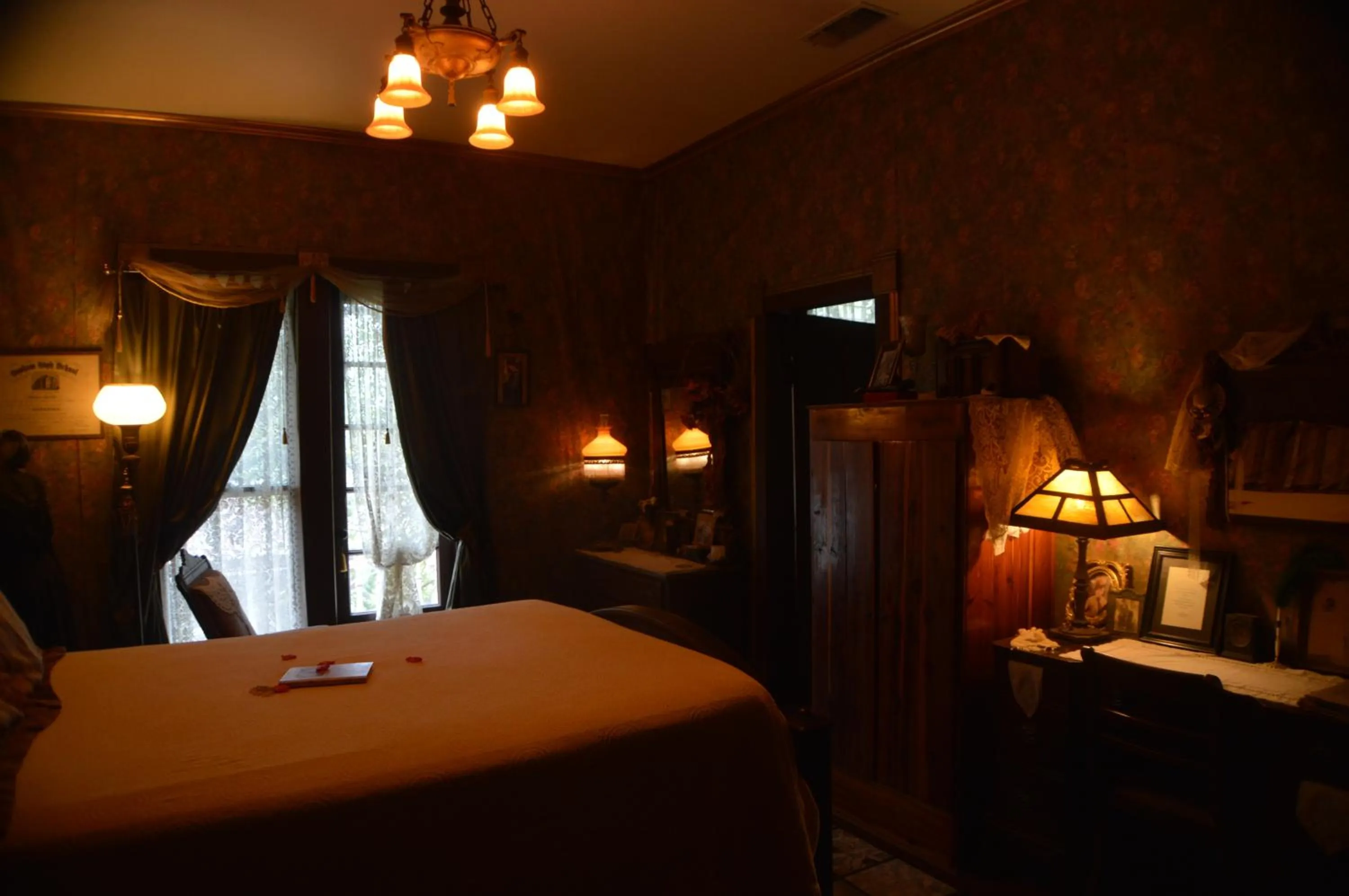 Bed in Carleton House Bed and Breakfast