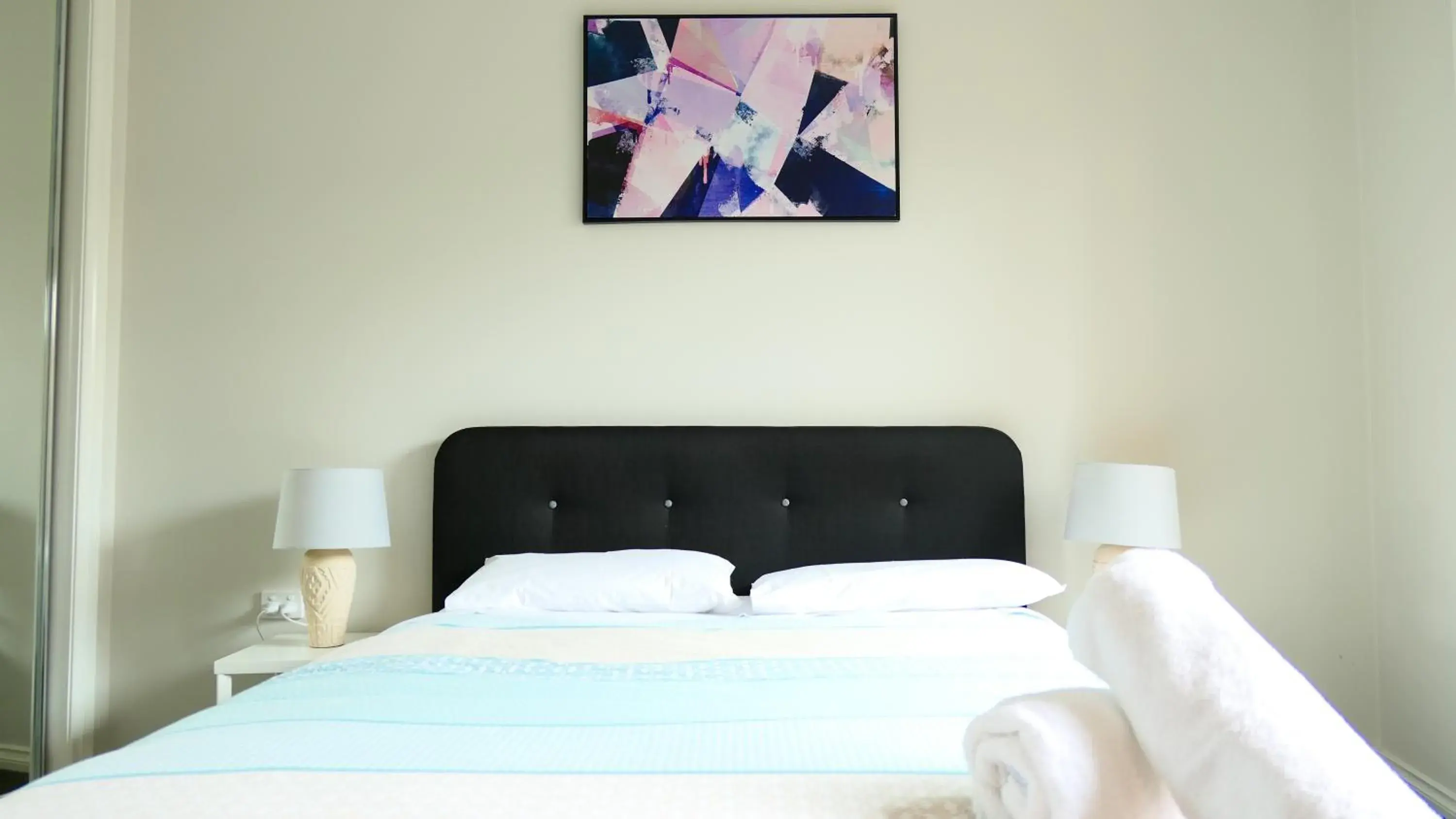 Bed in Apollo Bay Seal Apartments Bed in Apollo Bay Seal Apartments