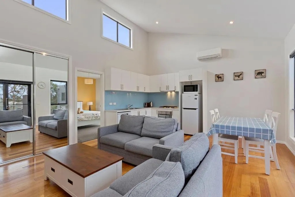 Apollo Bay Seal Apartments