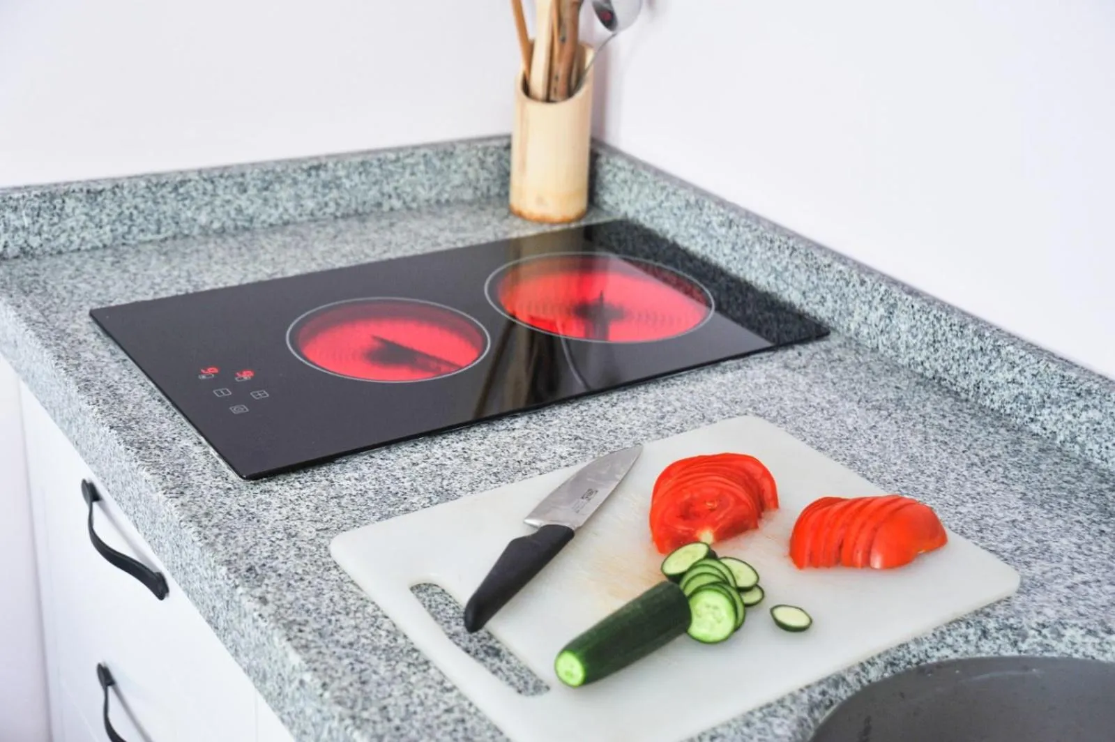 Kitchen or kitchenette in Feyza Apart