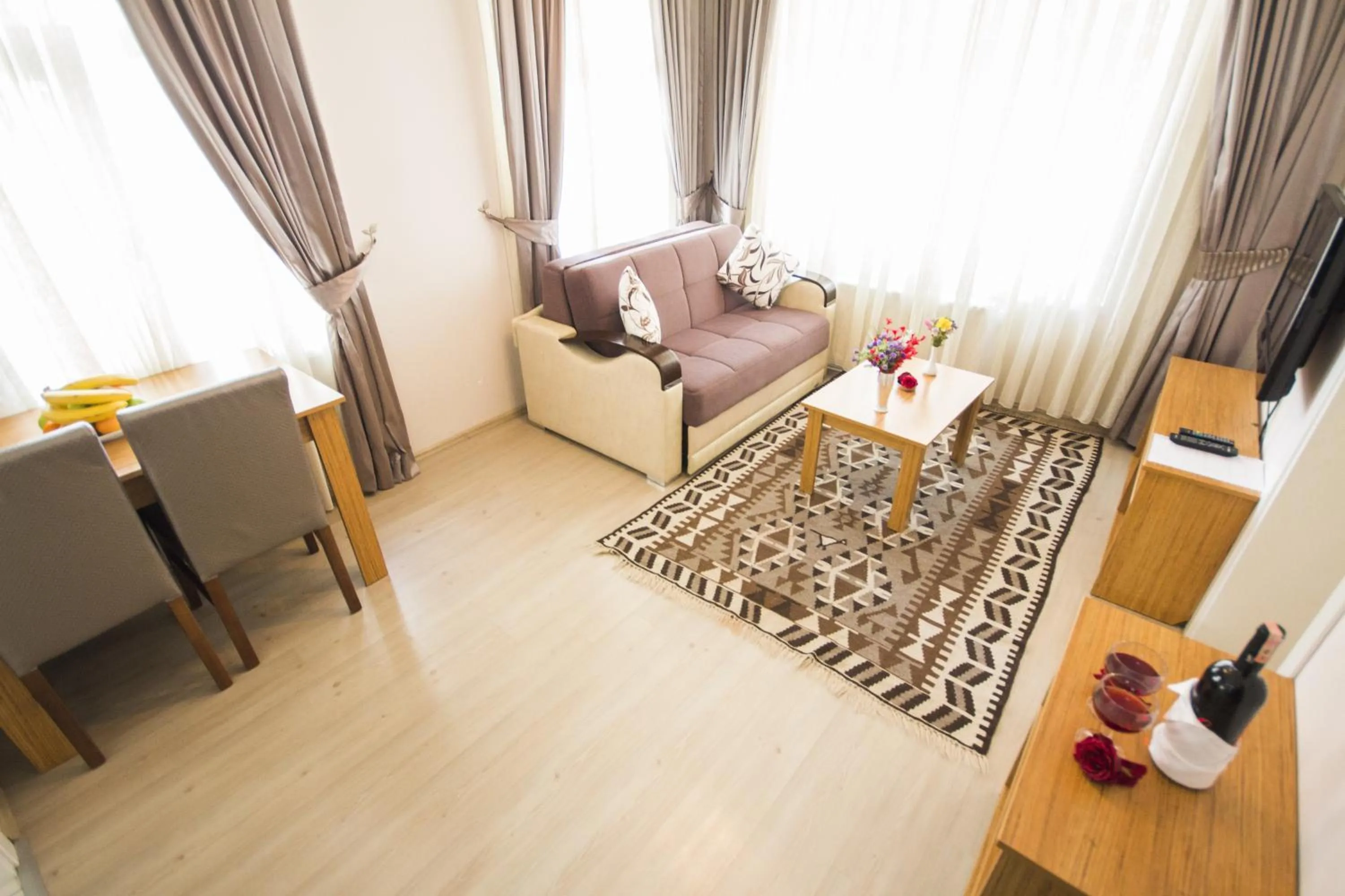 Photo of the whole room in Feyza Apart