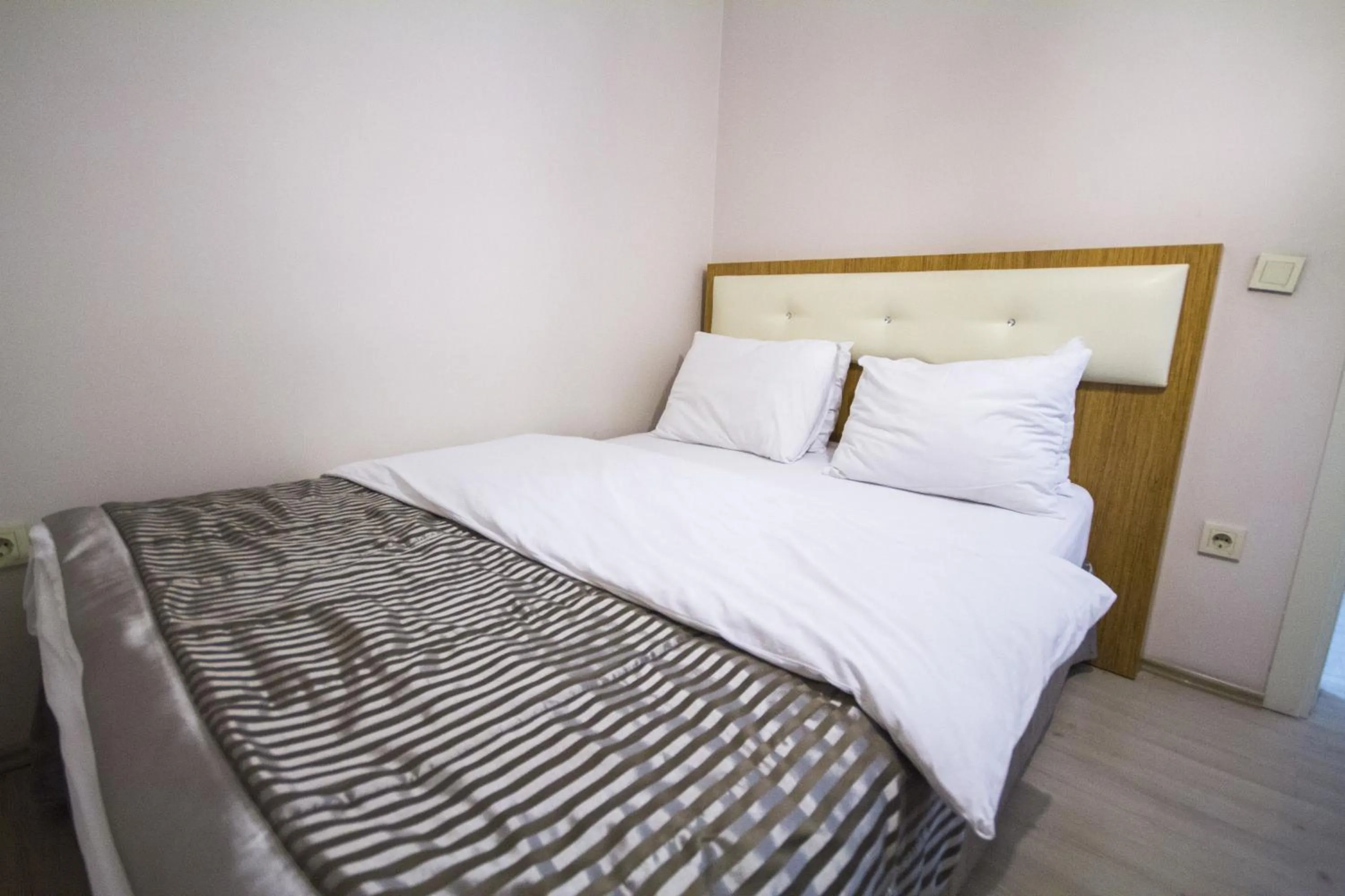 Bedroom, Bed in Feyza Apart