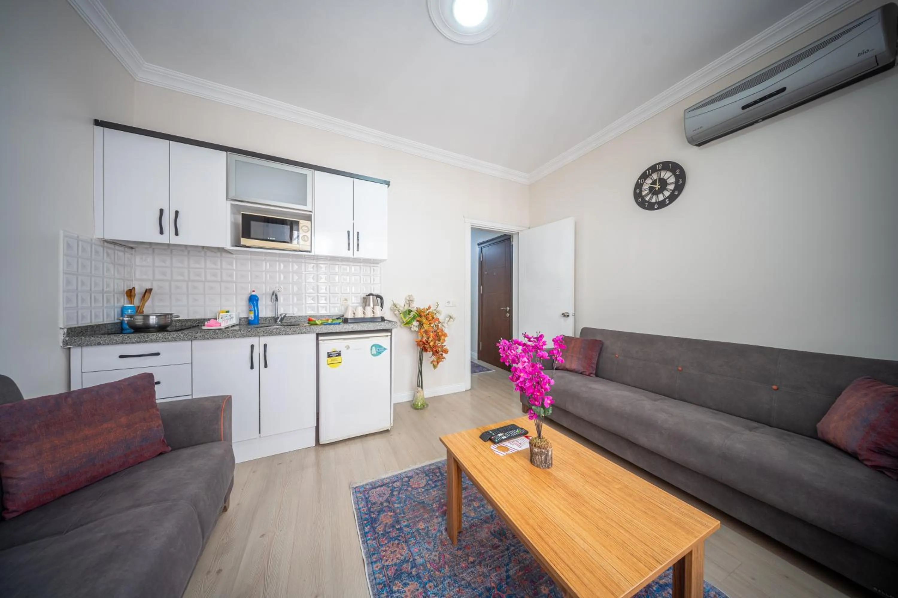 Coffee/tea facilities in Feyza Apart