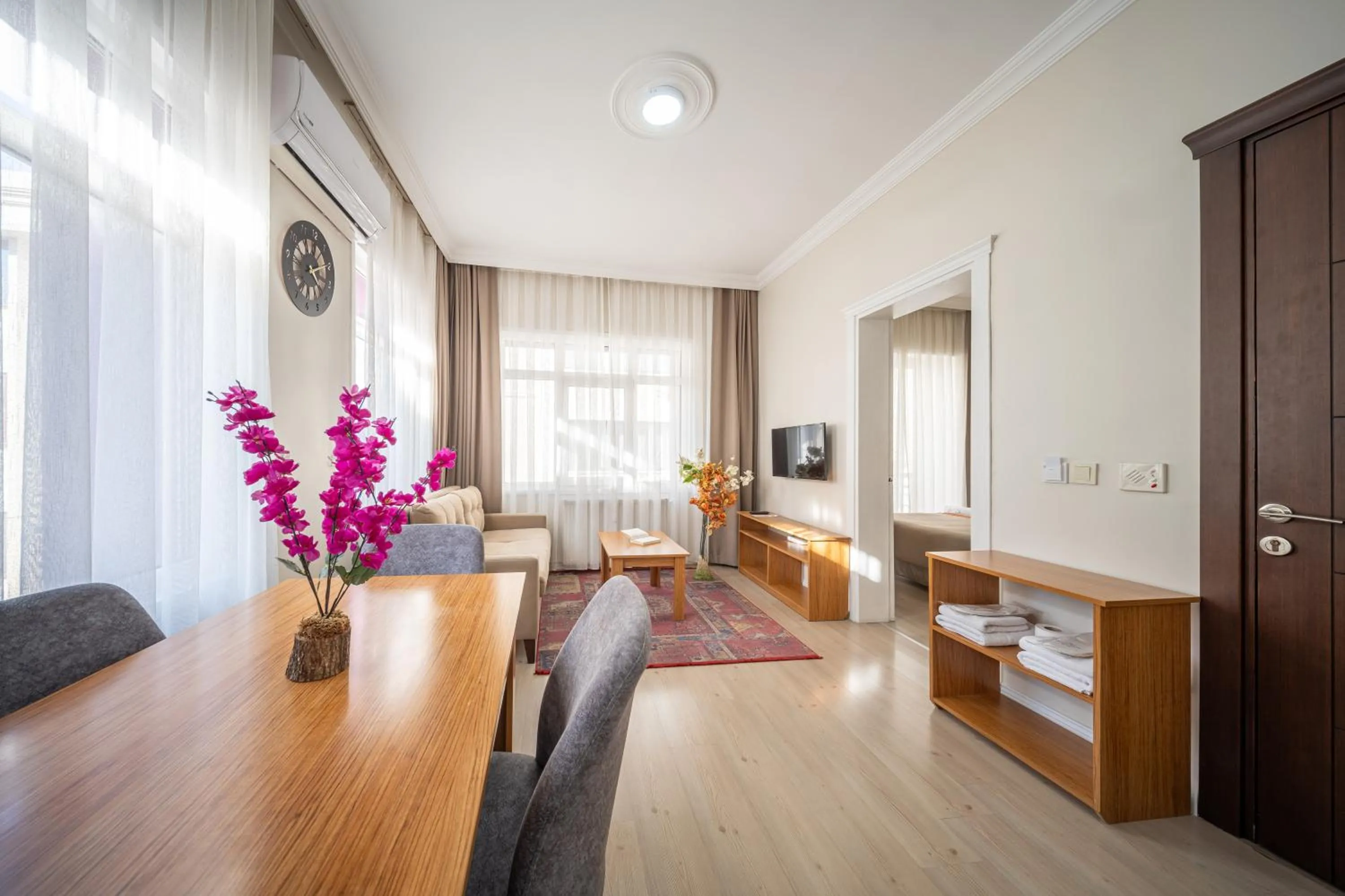 TV and multimedia, Bed in Feyza Apart