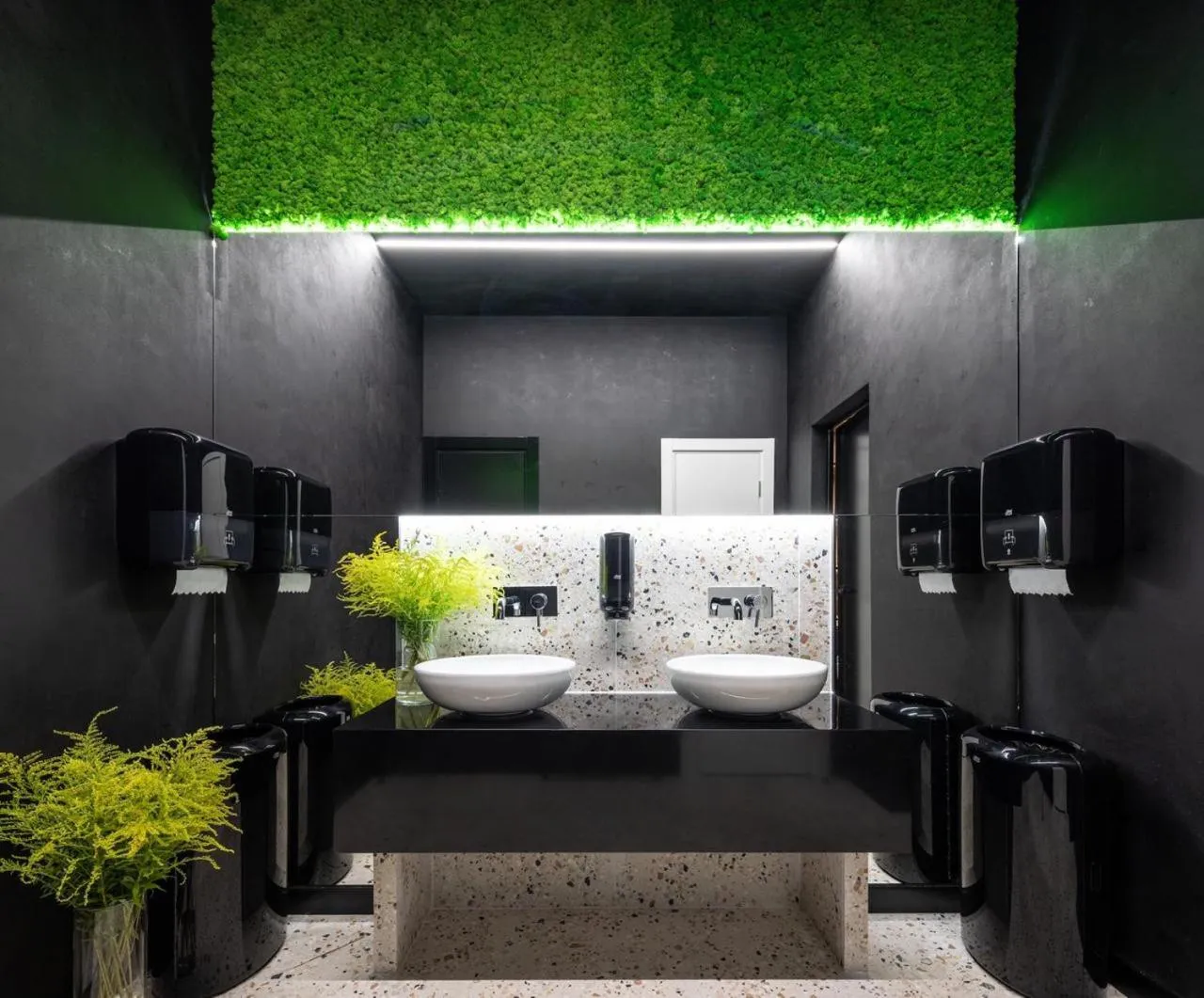 Area and facilities, Bed in Number 21 by DBI