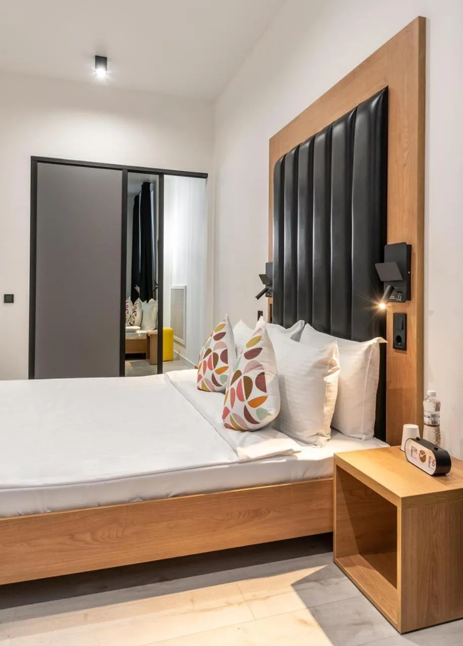 Bed in Number 21 by DBI