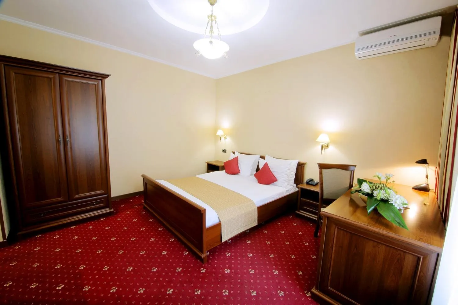 Bed in Number 21 by DBI