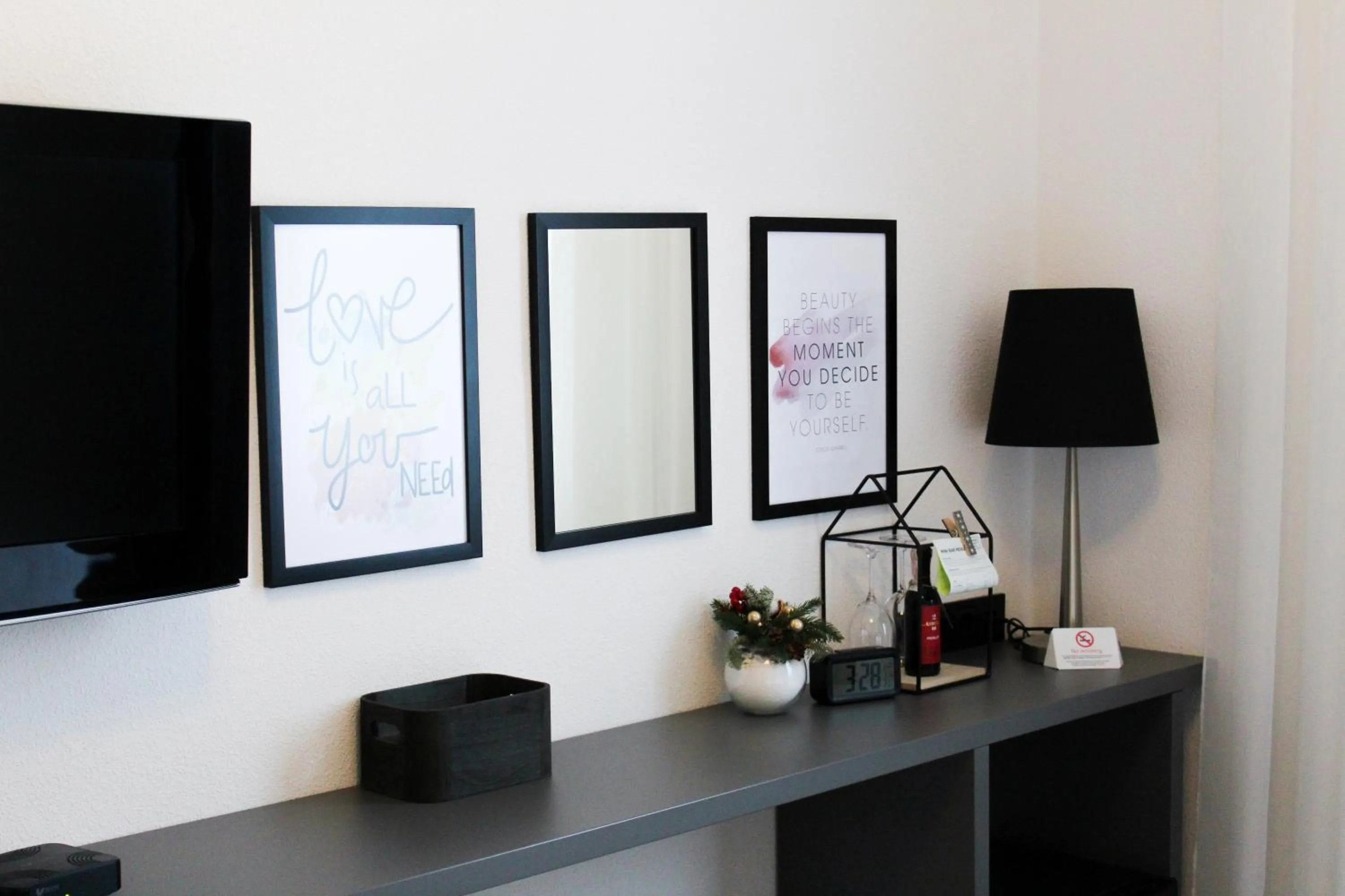 TV and multimedia in Number 21 by DBI