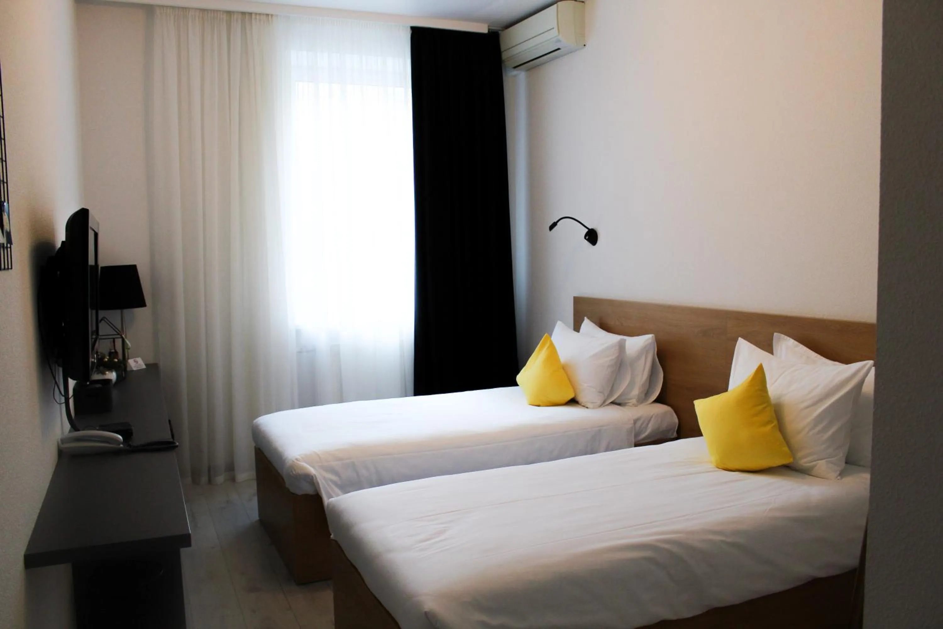 Bed in Number 21 by DBI