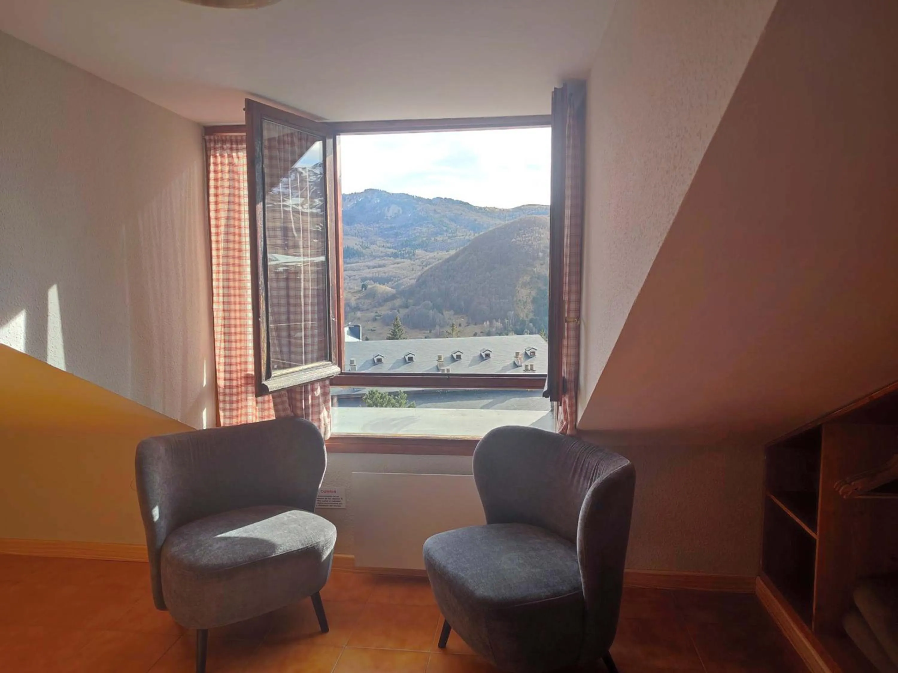 Mountain view in Apartamentos Midi 3000