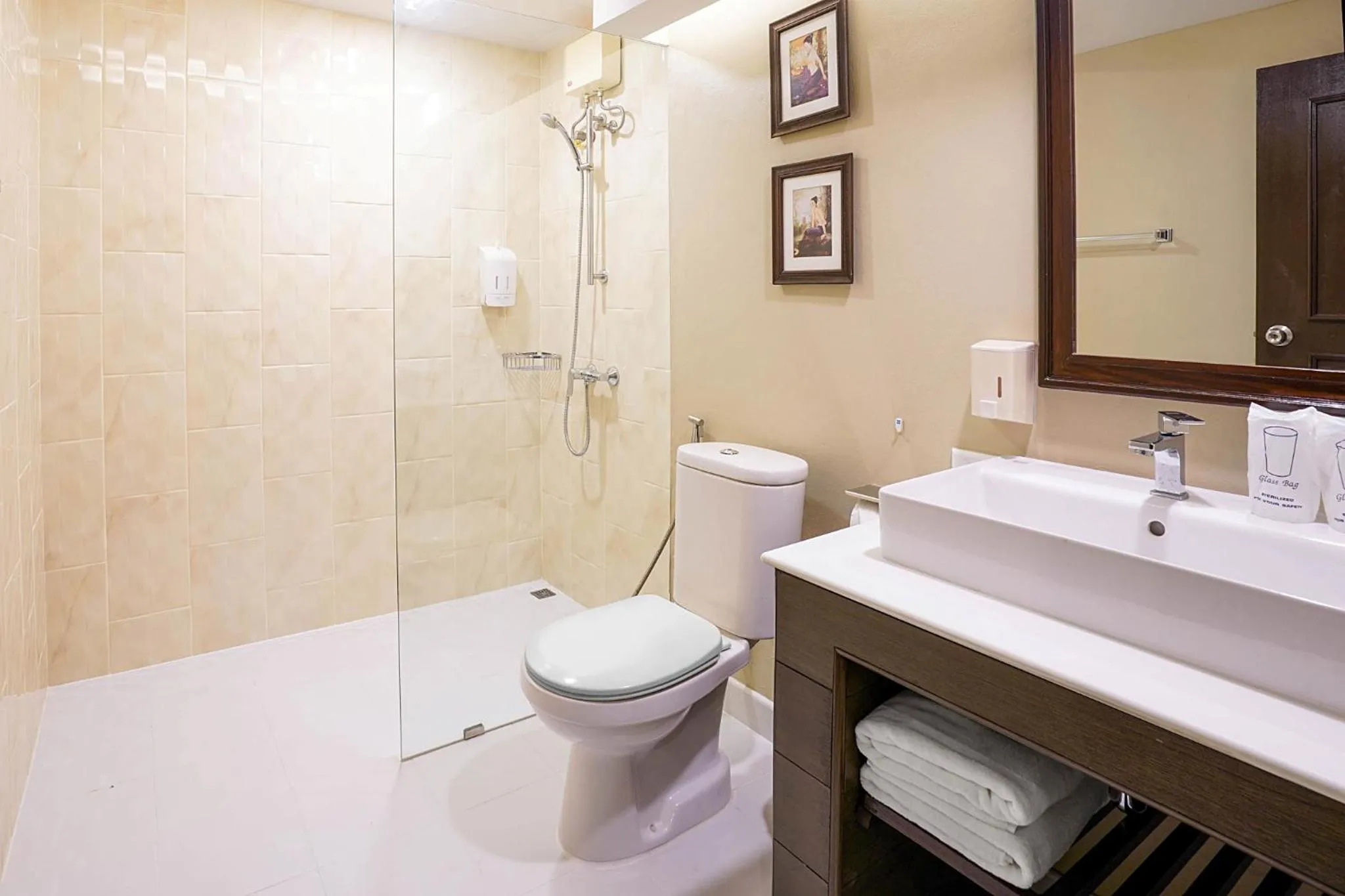 Shower in Baan Sukhumvit Soi 20