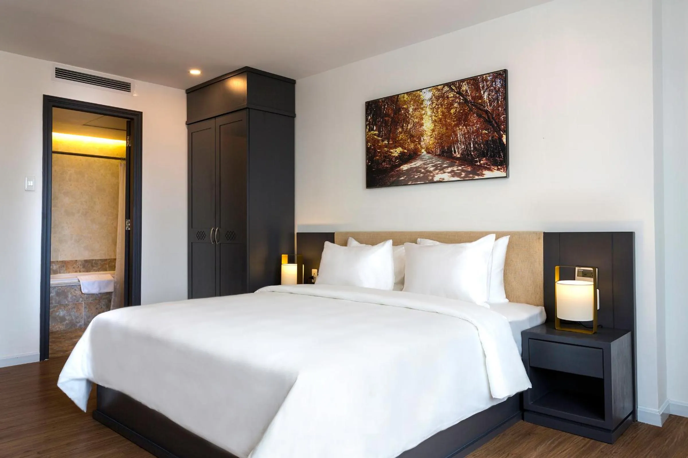 Photo of the whole room, Bed in Calista Sai Gon Hotel