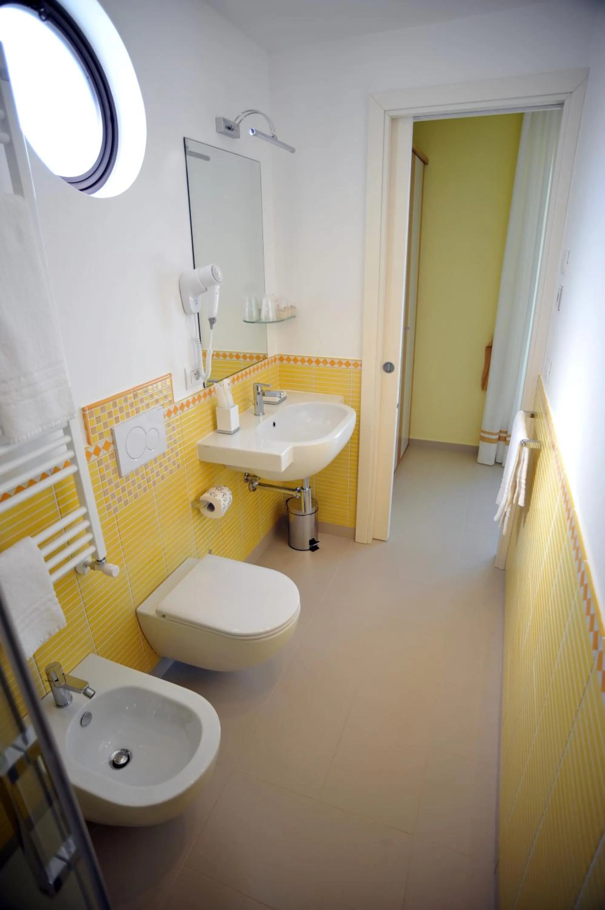 Bathroom in Villa Paradise Resort