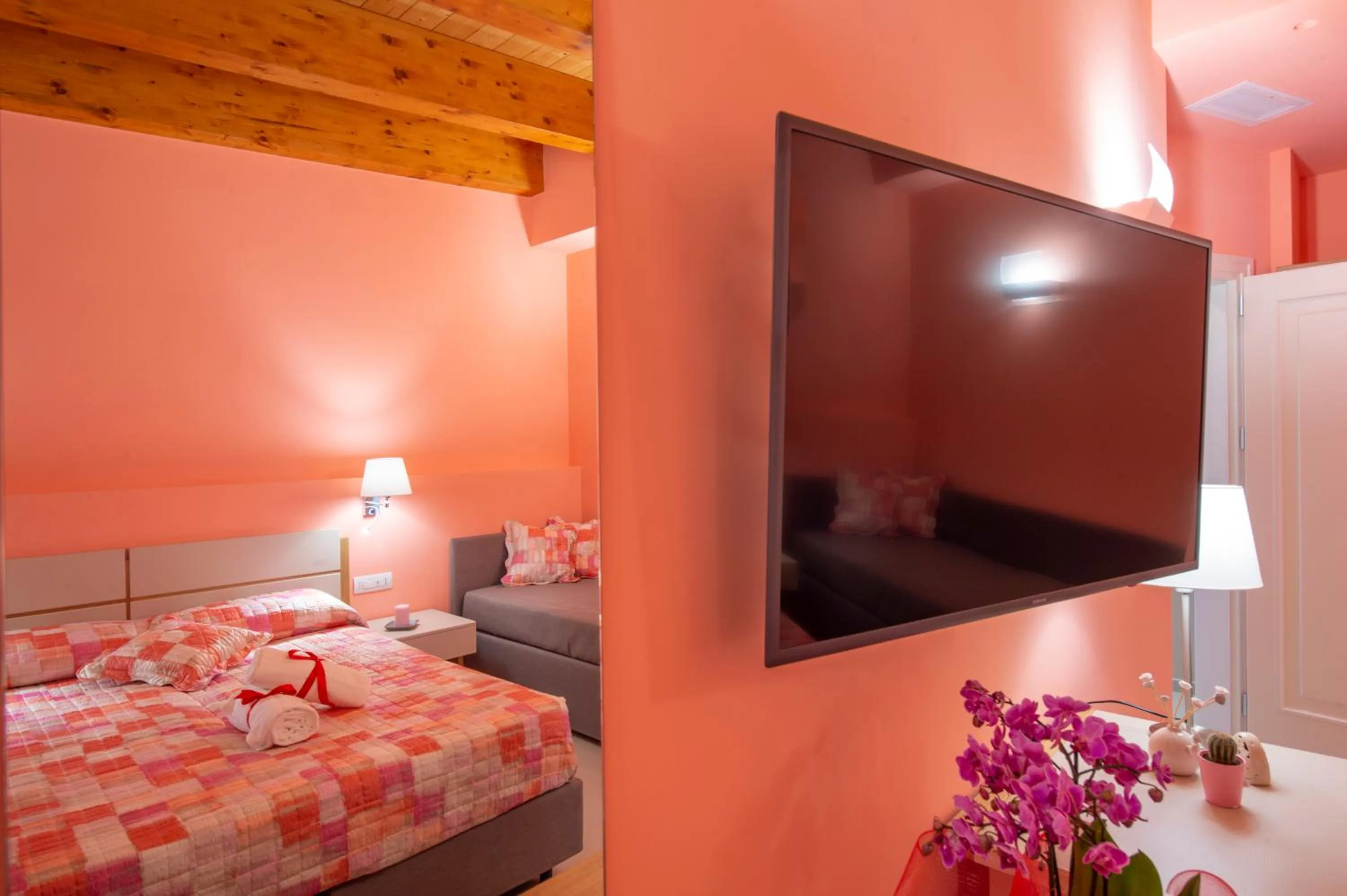 TV and multimedia, Bed in Villa Paradise Resort