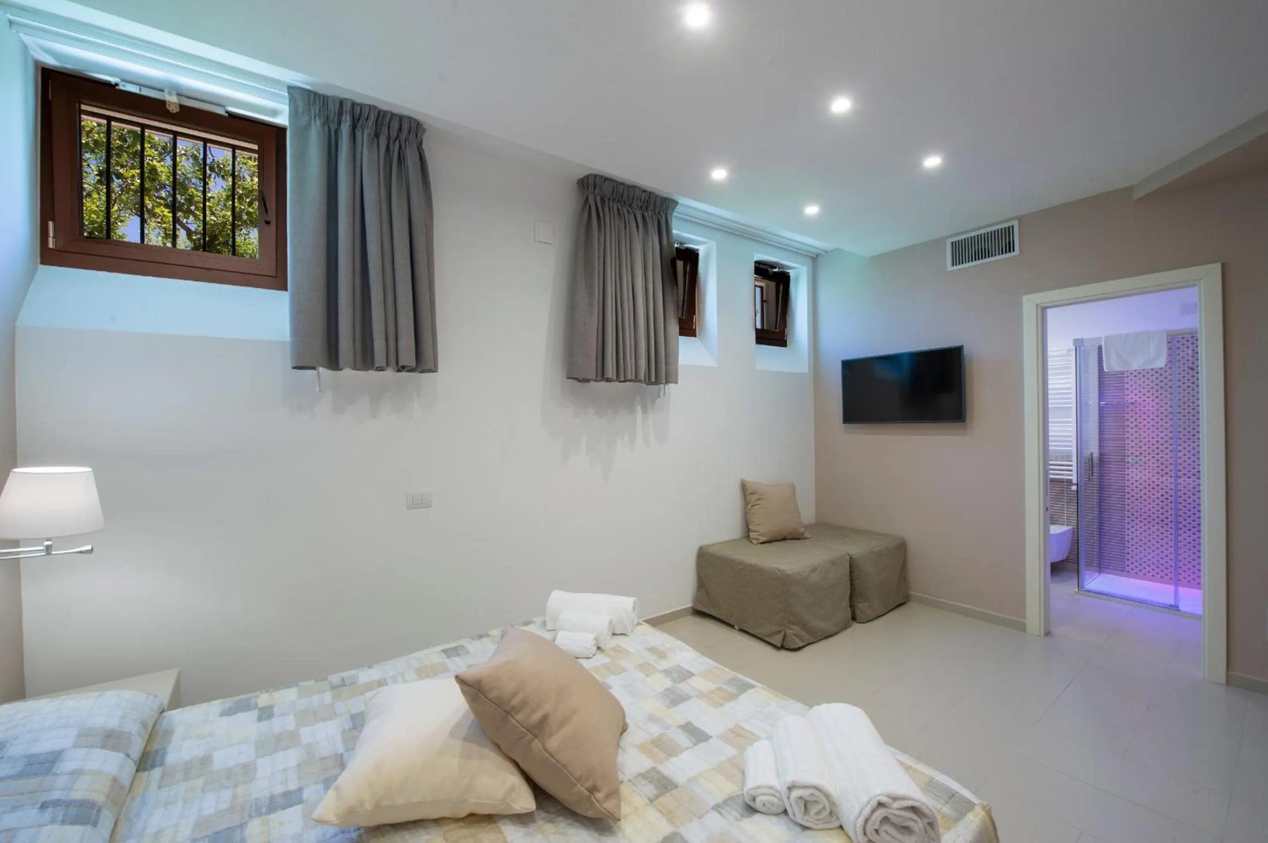 Photo of the whole room, Bed in Villa Paradise Resort