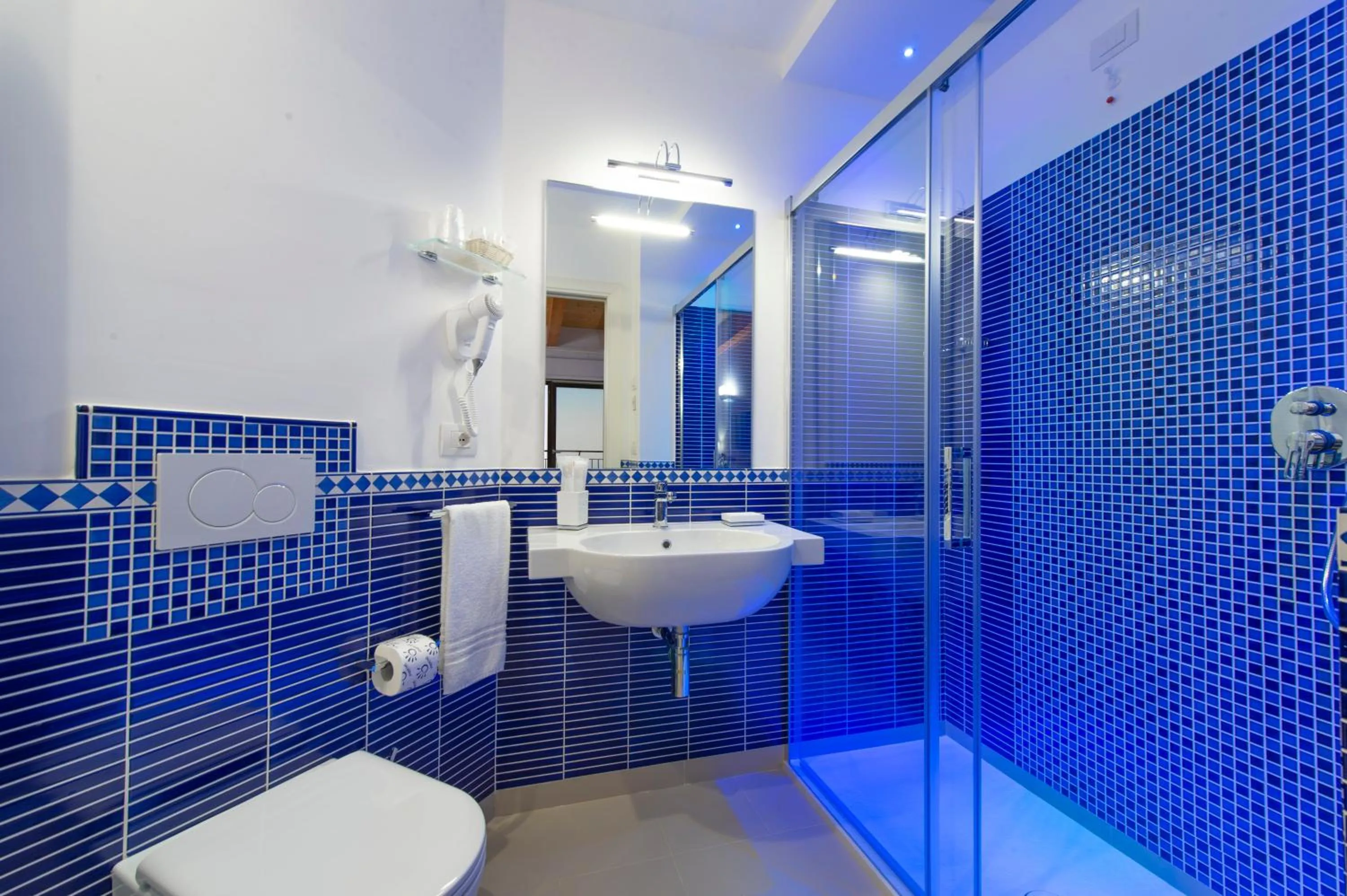 Shower in Villa Paradise Resort