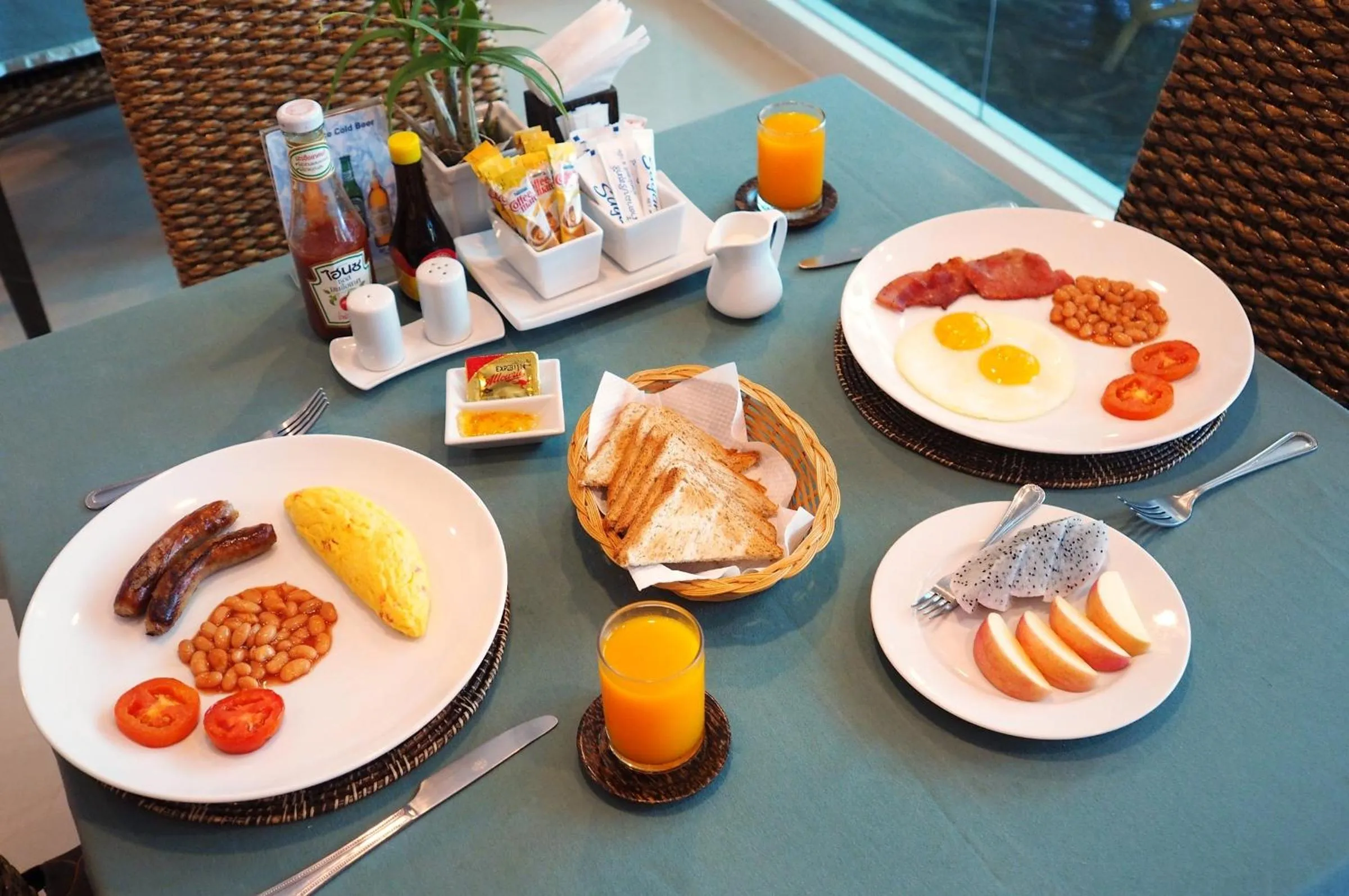 Restaurant/places to eat in Baan Sukhumvit Soi 18