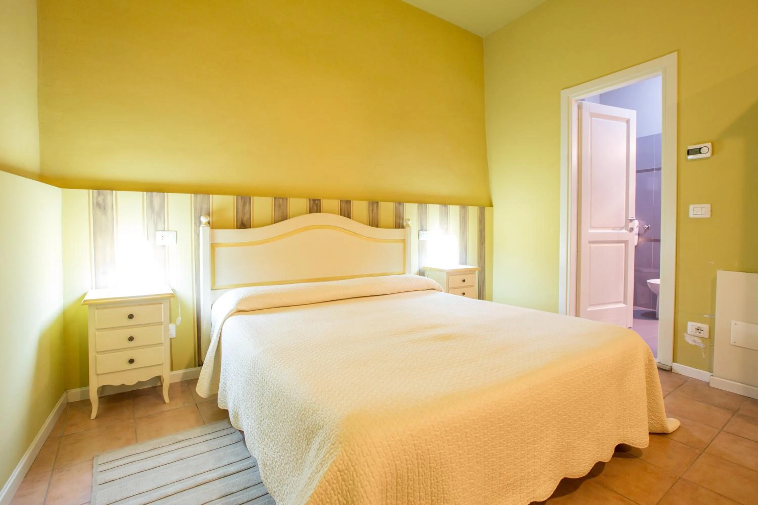 Photo of the whole room, Bed in Camere Centro Storico