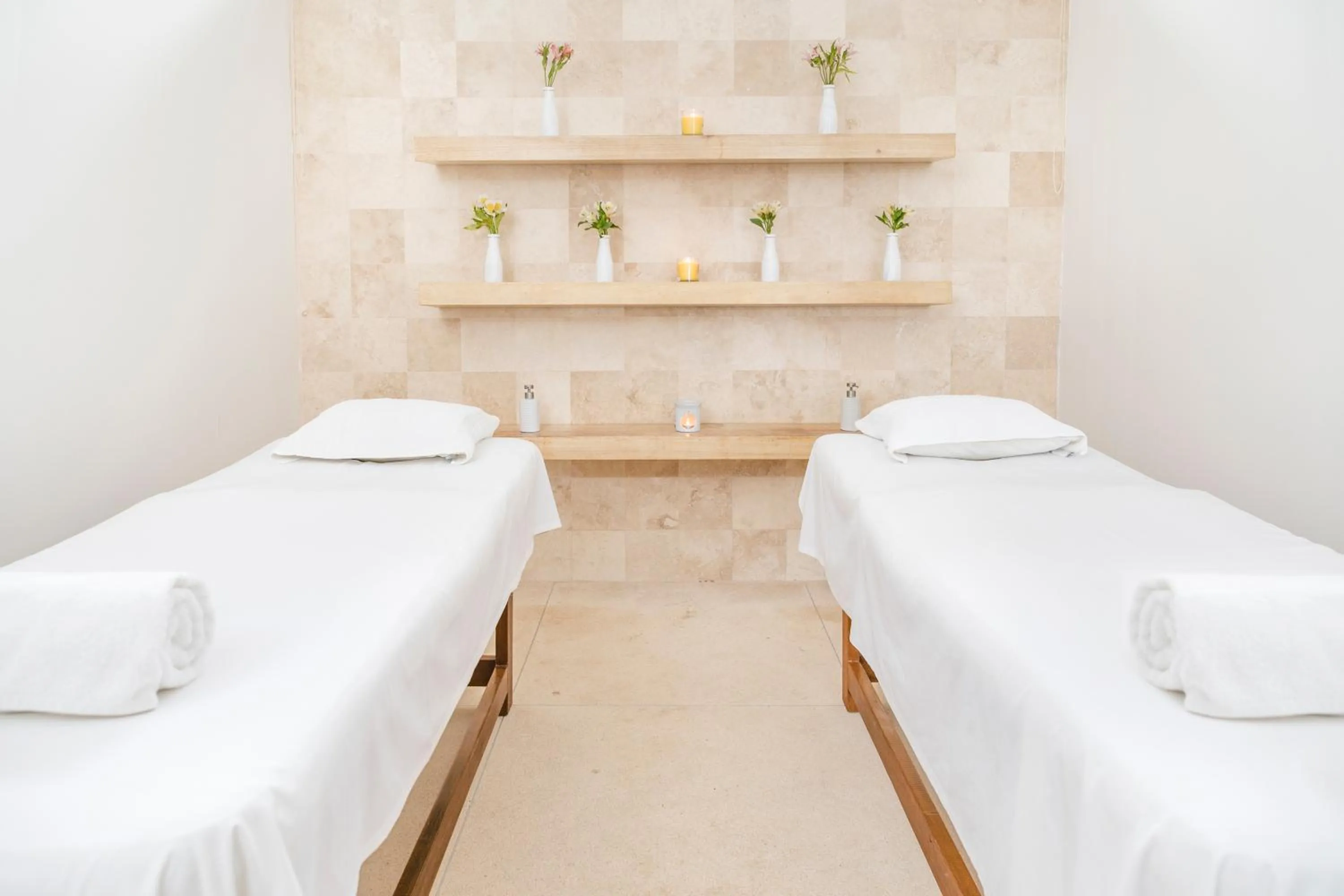 Massage in Wyndham Costa del Sol Trujillo