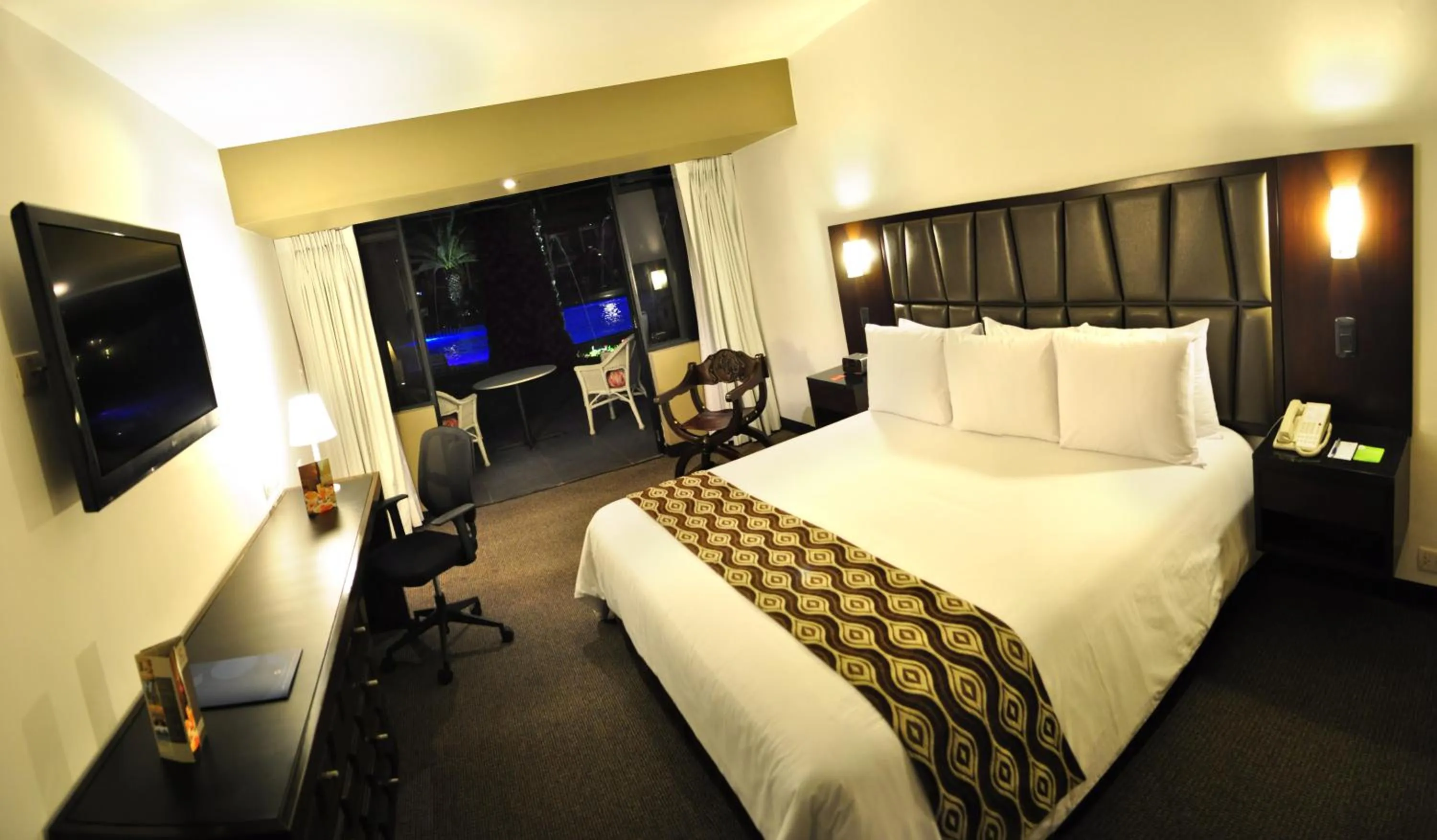 Bedroom, Bed in Wyndham Costa del Sol Trujillo