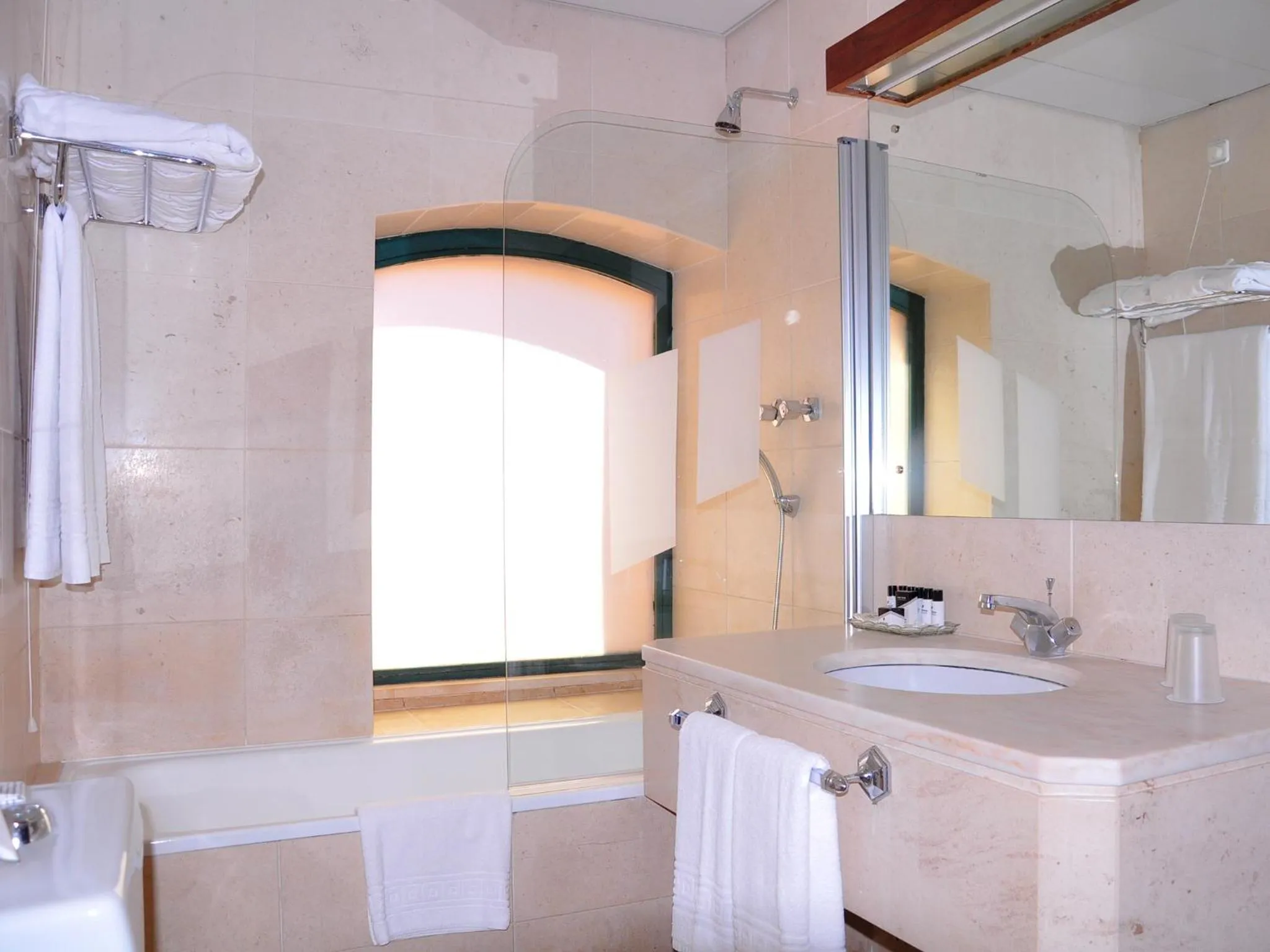 Bathroom in Pousada Castelo de Alvito