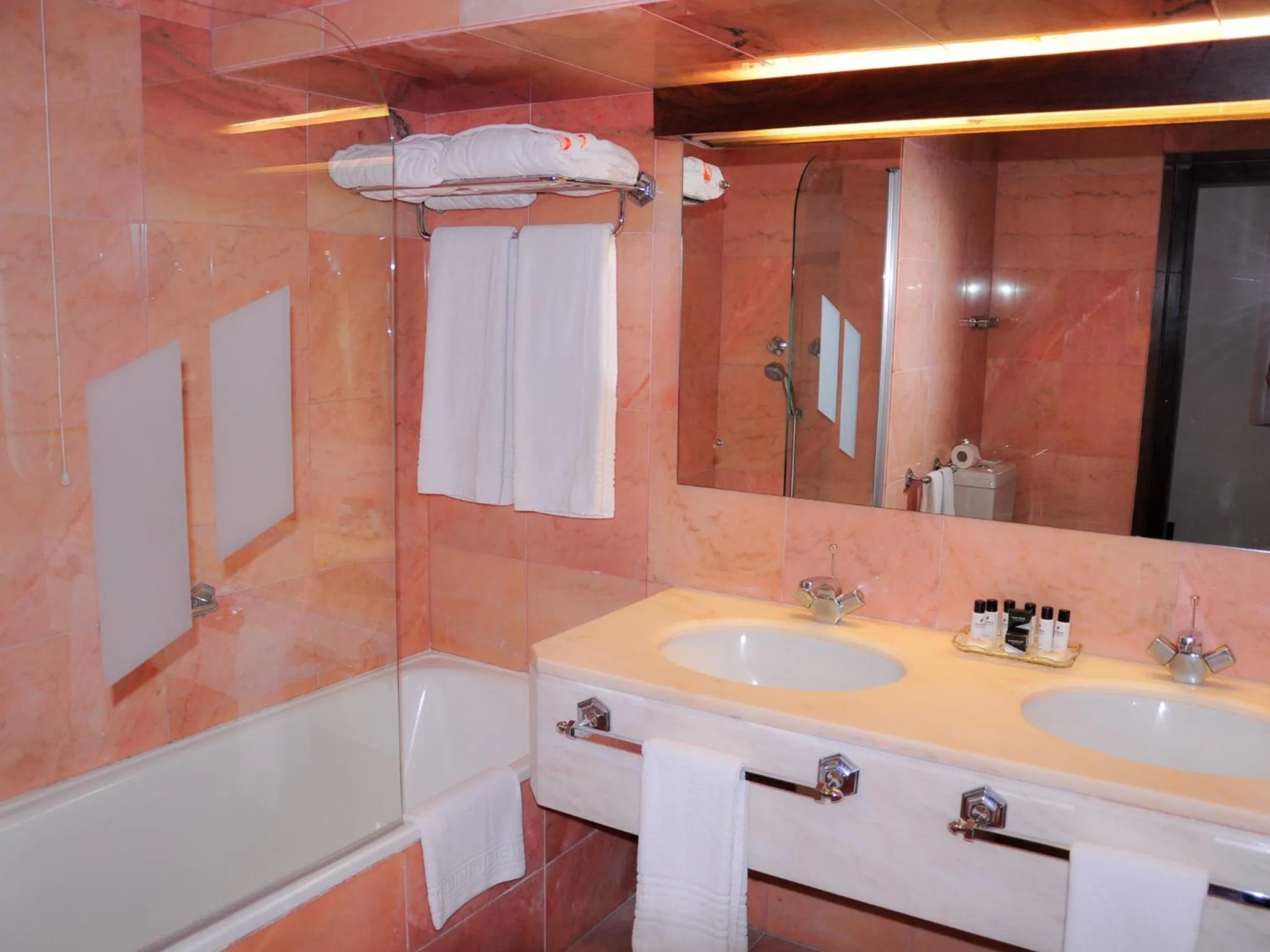 Bathroom in Pousada Castelo de Alvito