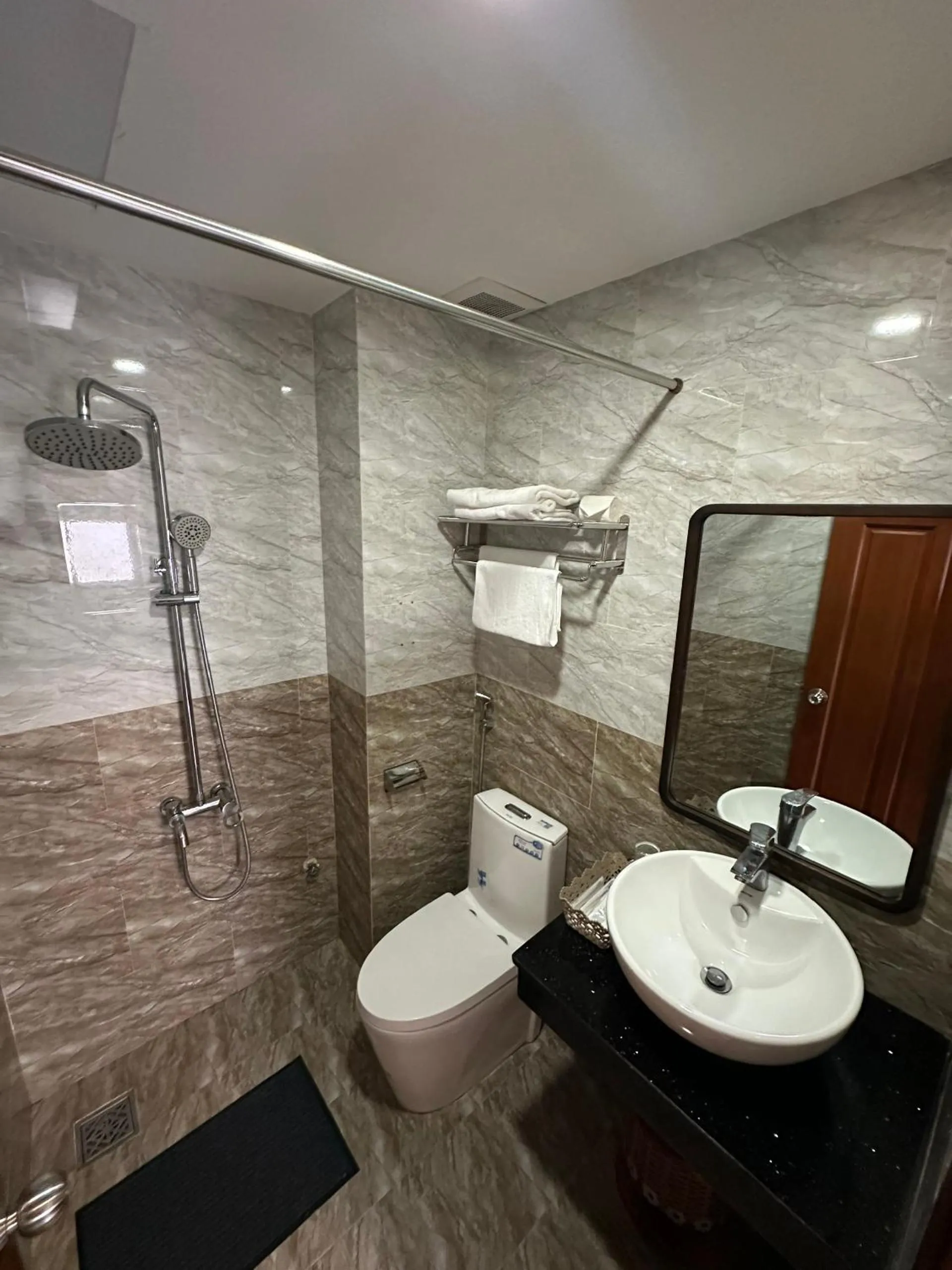 Shower in New Era Hotel & Apartments