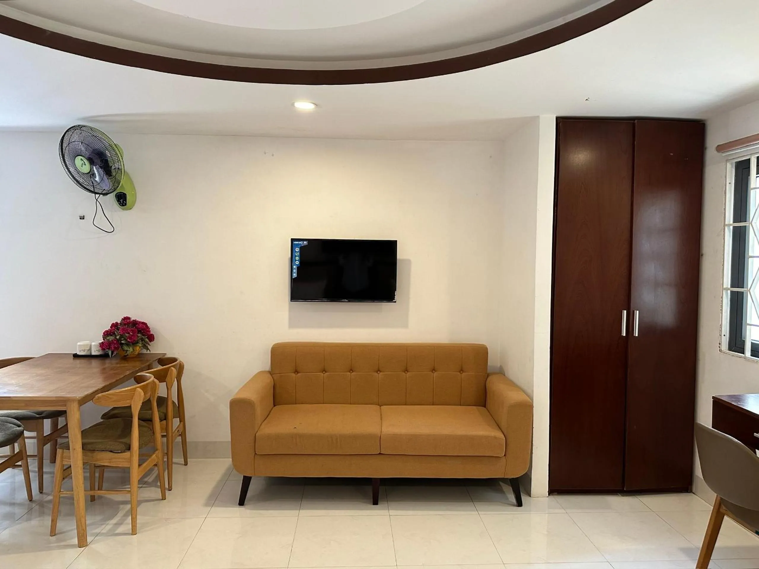 Seating area in New Era Hotel & Apartments