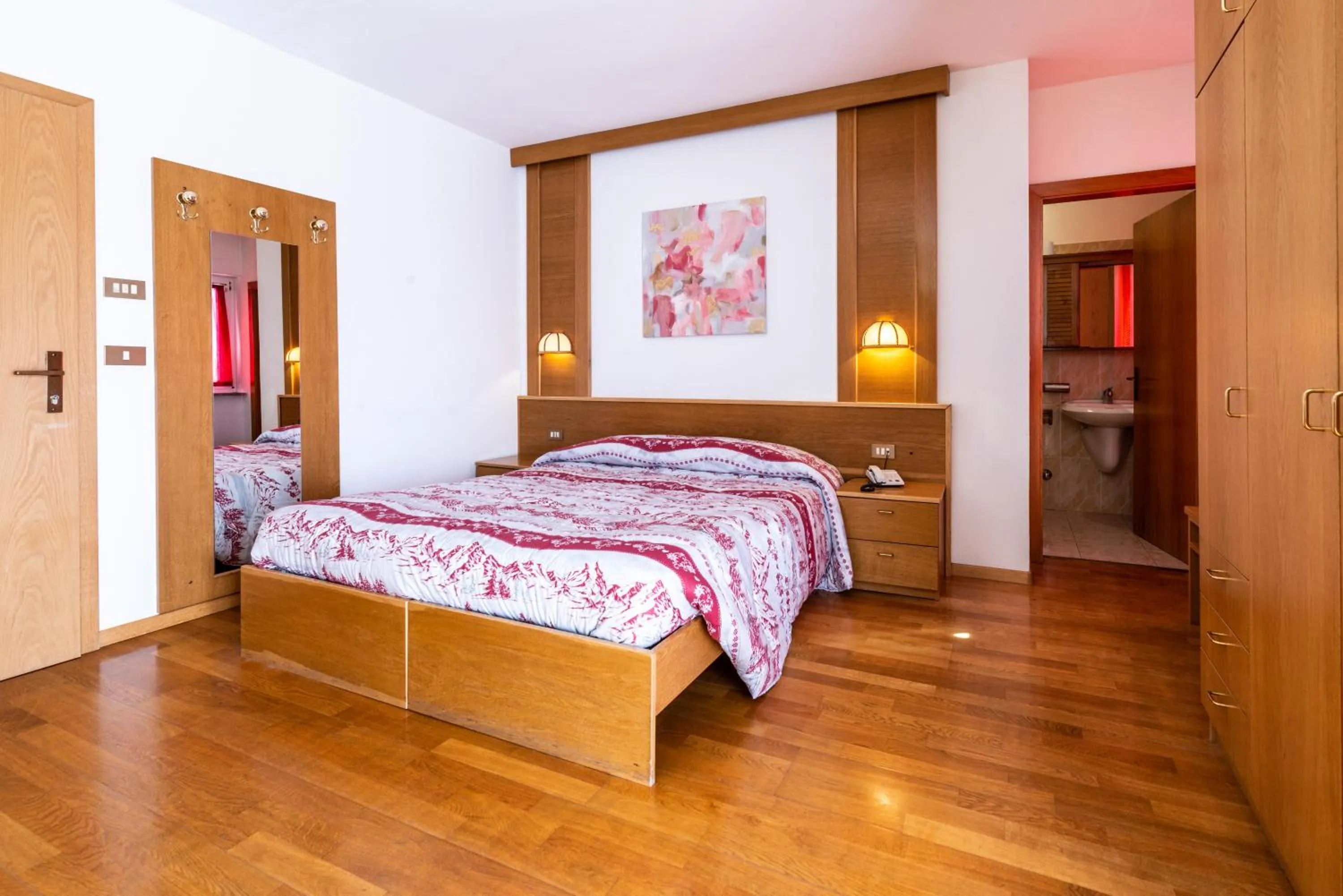 Bed in Albergo Bucaneve
