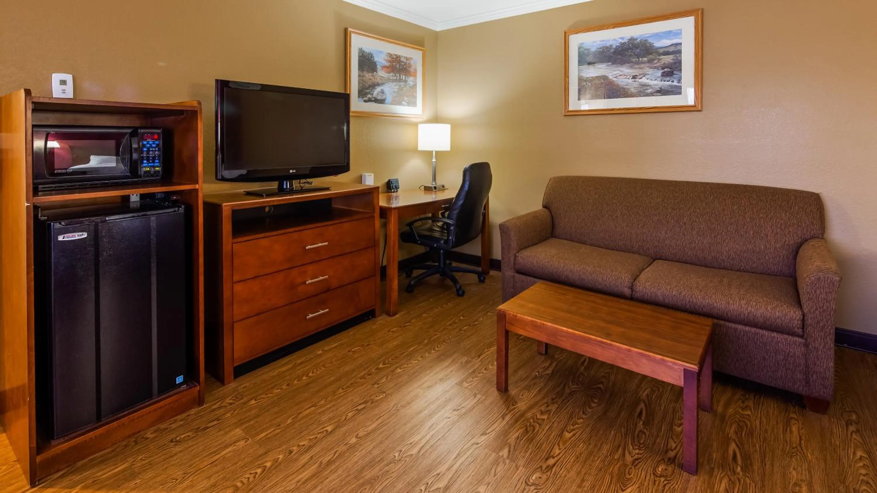 Seating area in Best Western Bennington