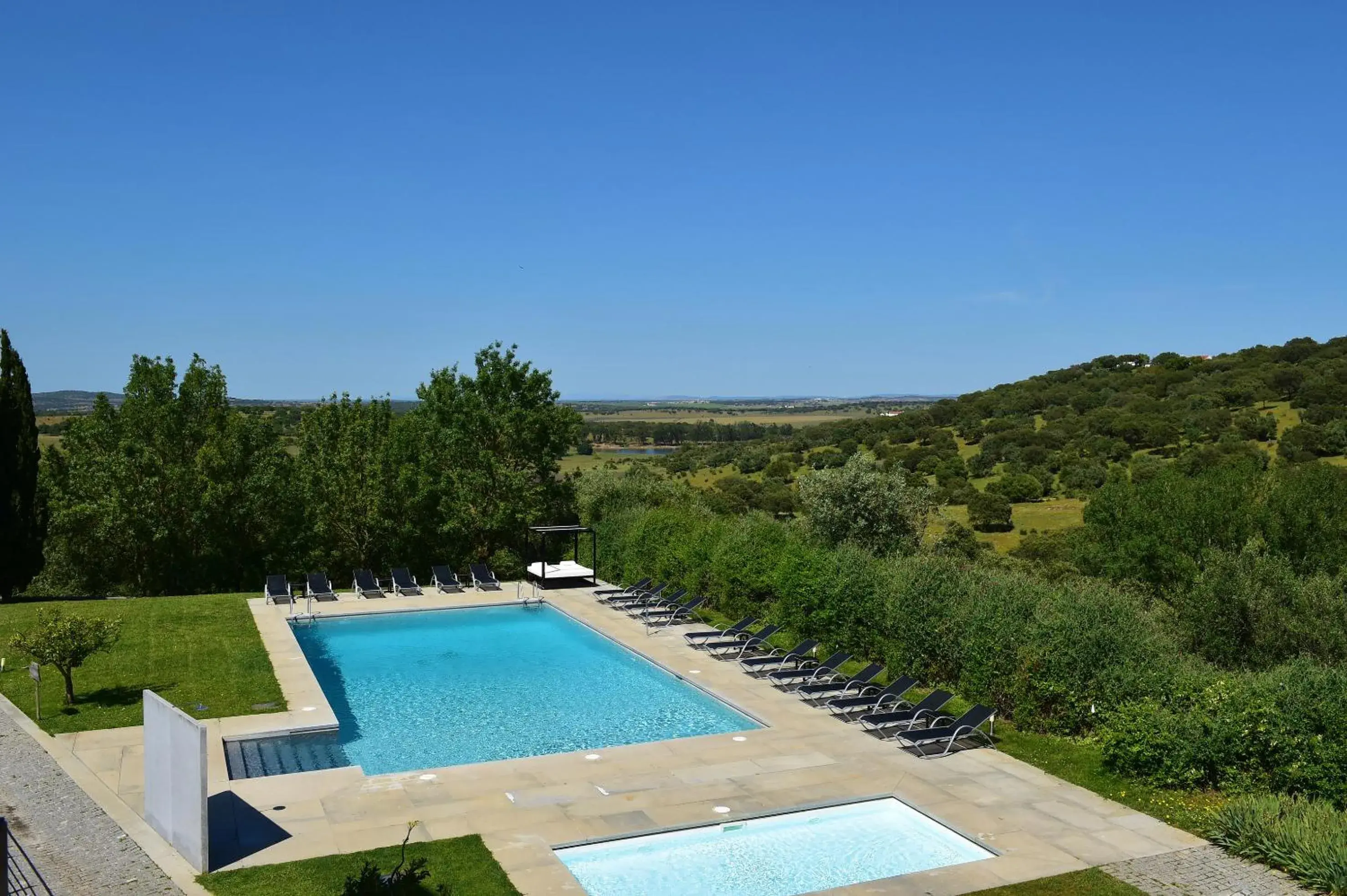 Swimming pool in Pousada Convento de Arraiolos Swimming pool in Pousada Convento de Arraiolos