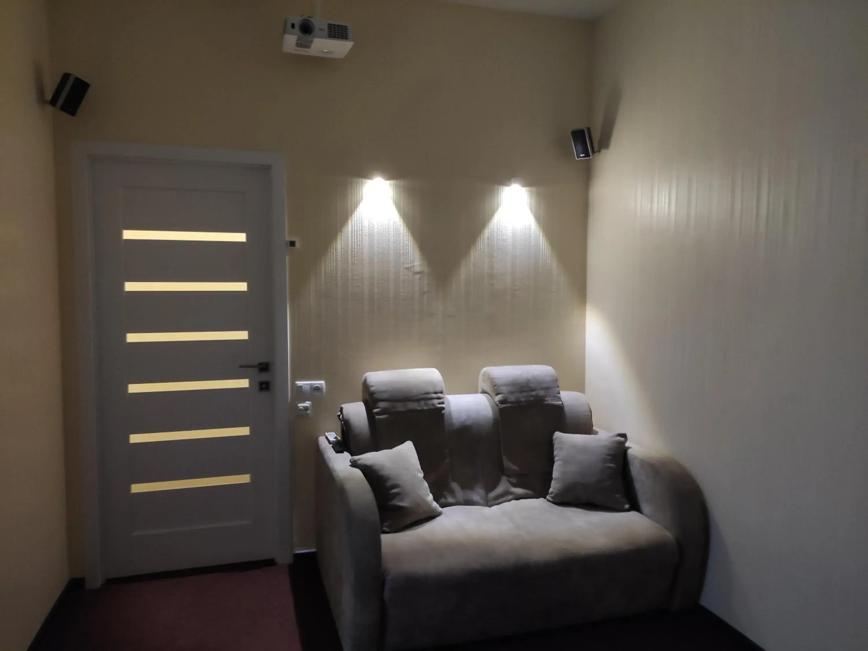 Small room with big cinema Small room with big cinema
