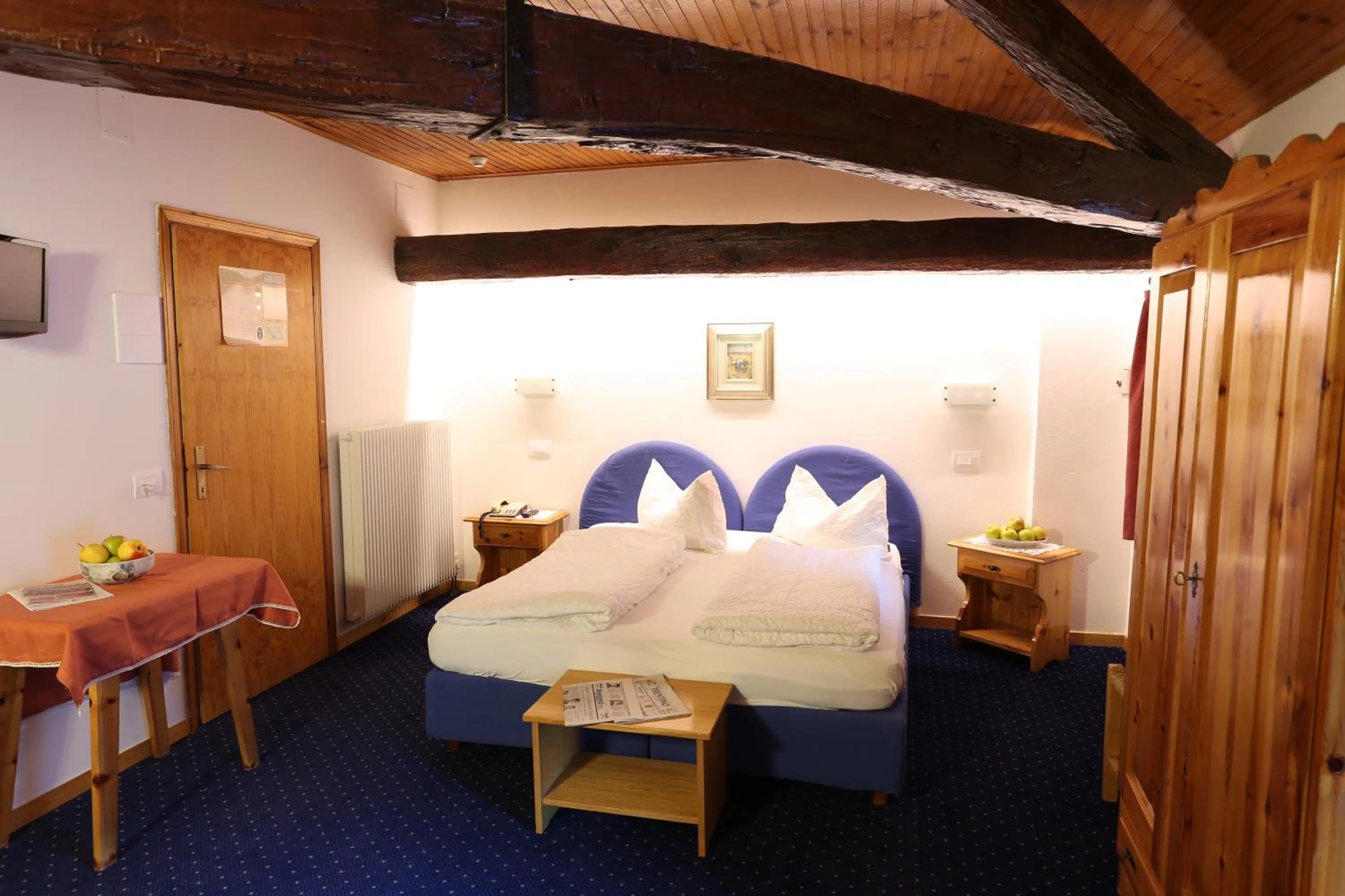 Photo of the whole room, Bed in Albergo Due Spade