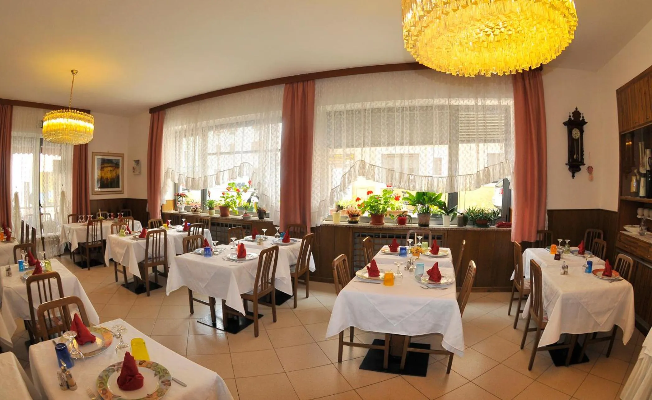 Restaurant/places to eat in Albergo Due Spade