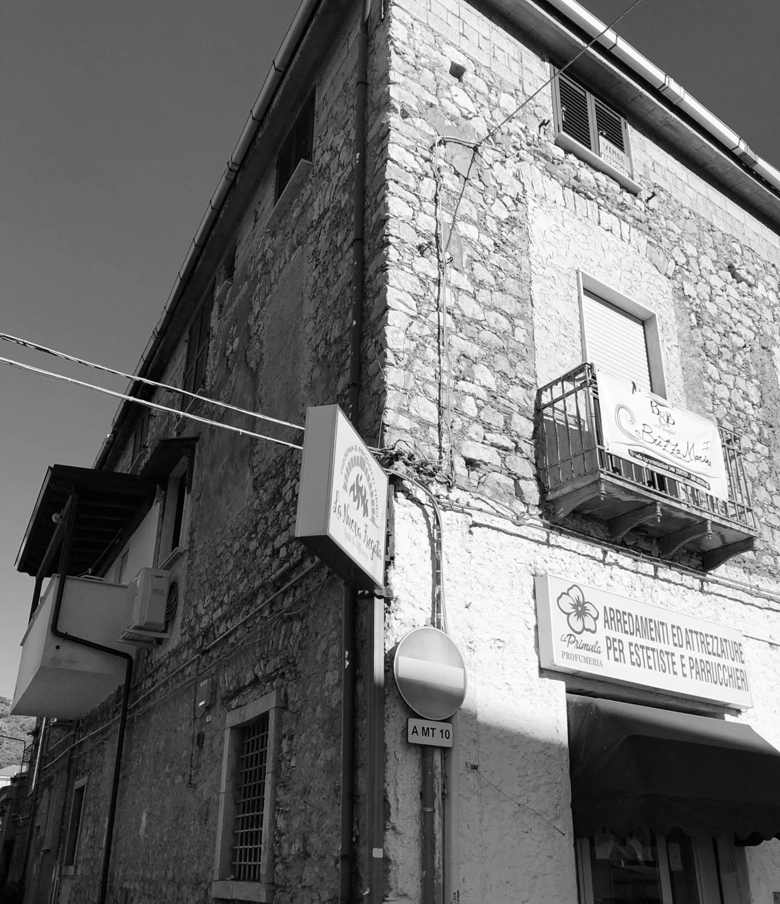 Property building in Brezza Marina