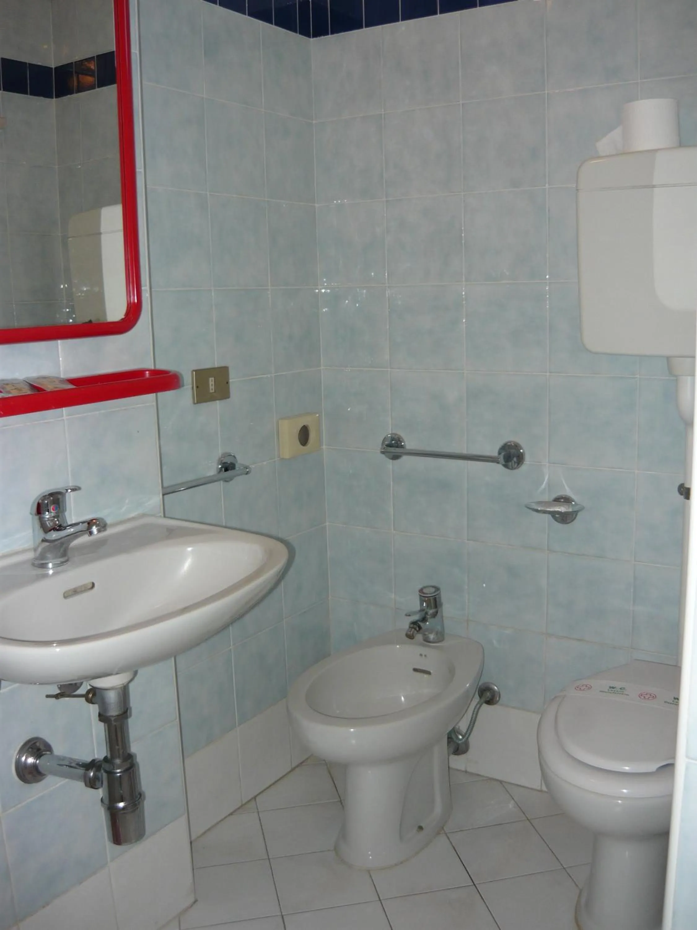 Bathroom in Hotel Acquazzurra