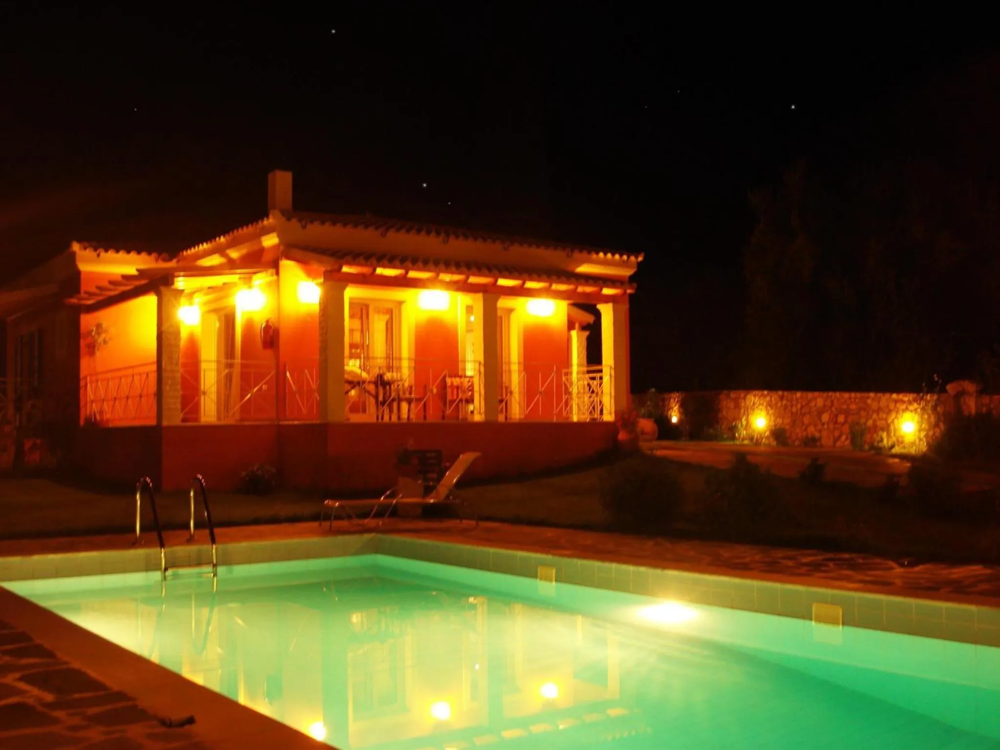 Night in Villa Grecia