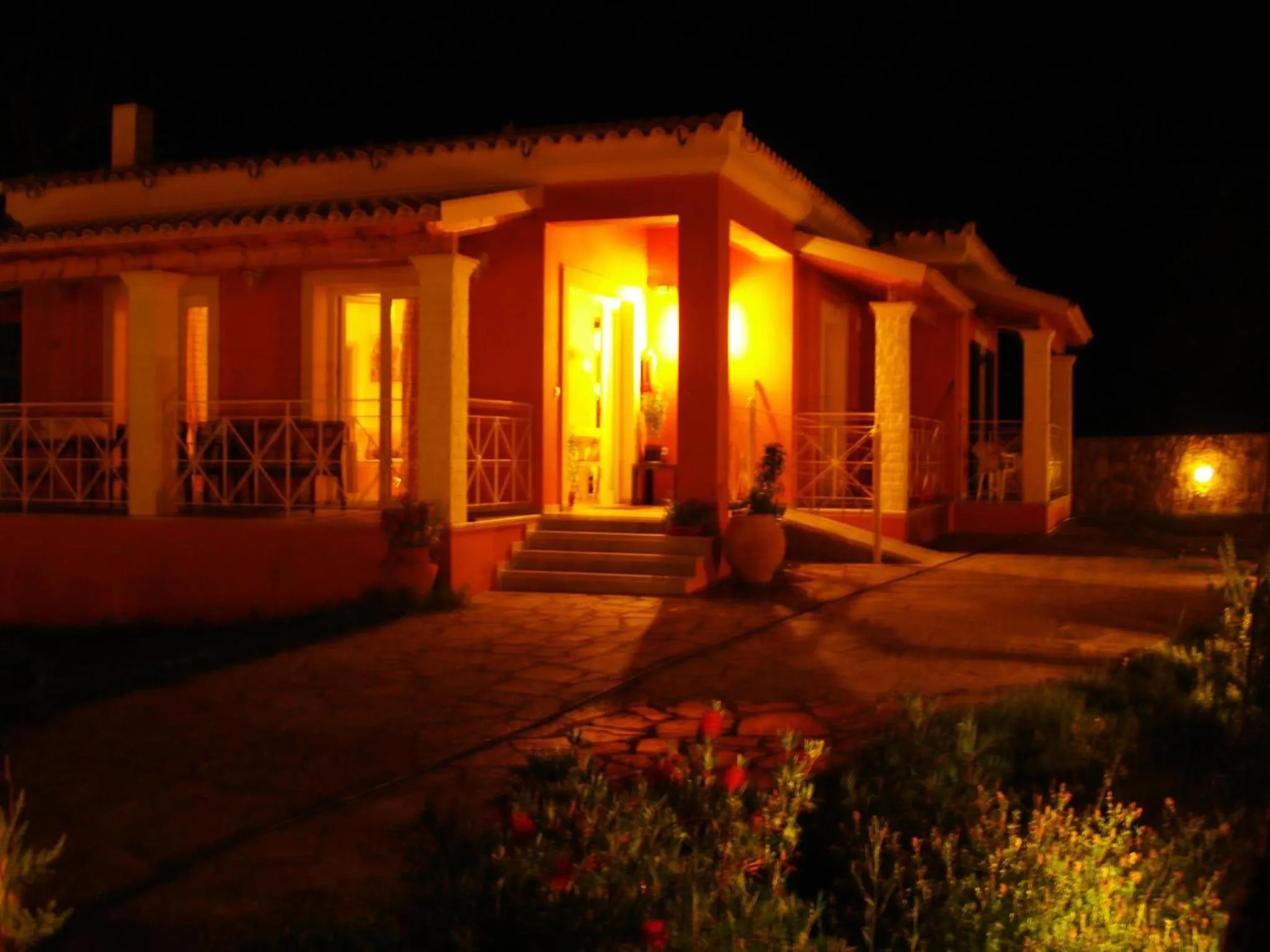 Facade/entrance in Villa Grecia