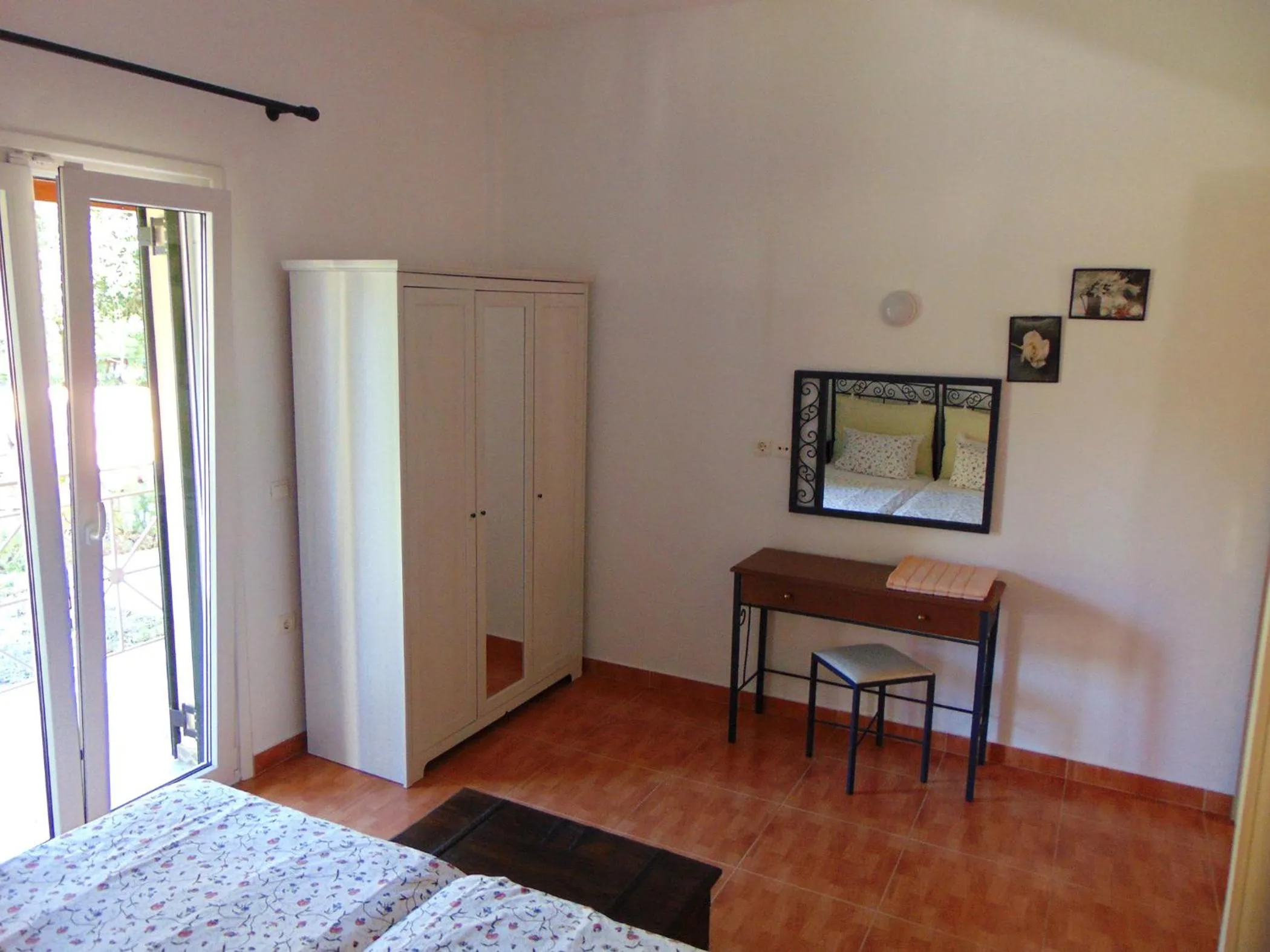 Photo of the whole room, Bed in Villa Grecia