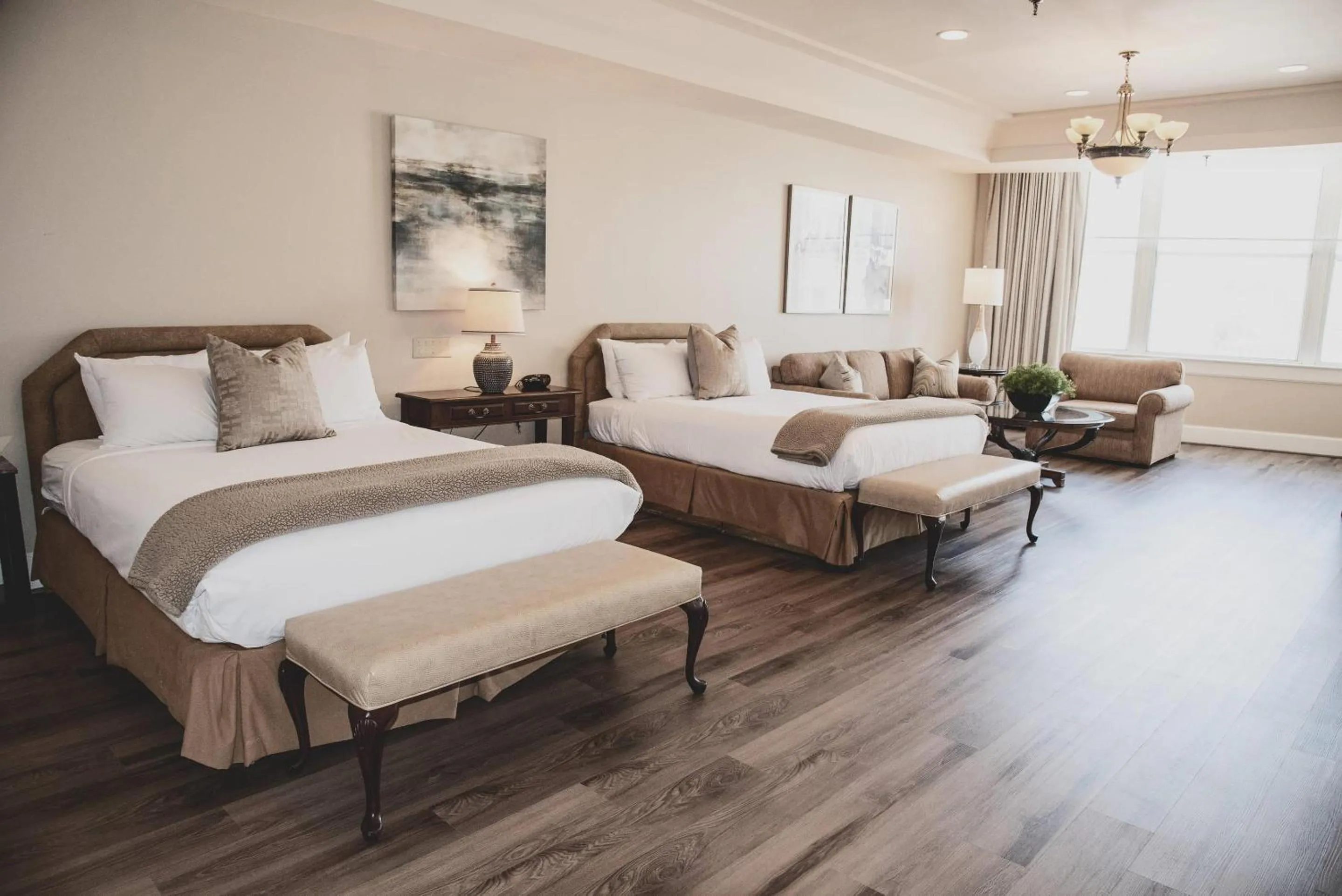 Bedroom, Bed in Haywood Park Hotel, an Ascend Collection Hotel