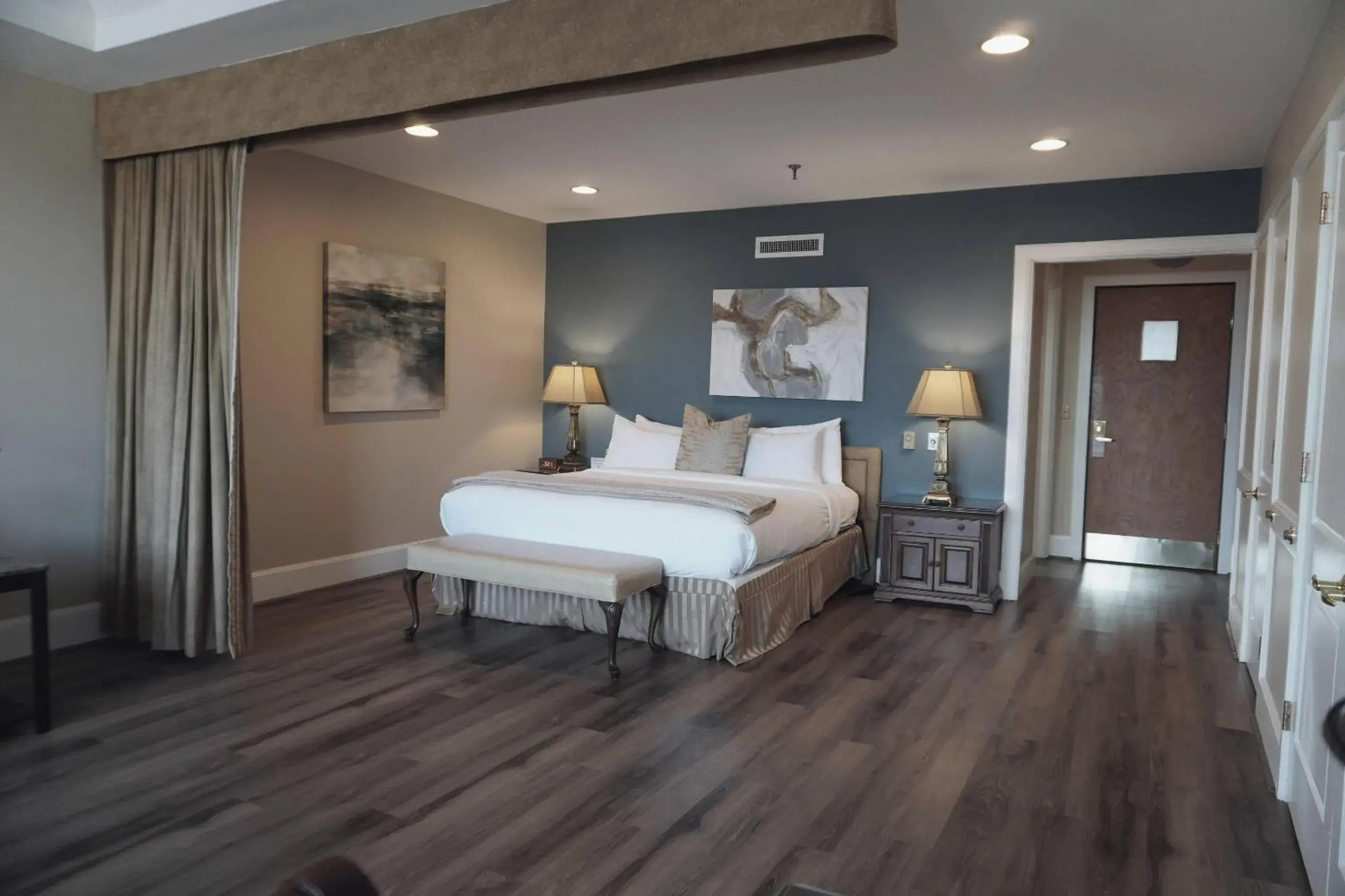 Bedroom, Bed in Haywood Park Hotel, an Ascend Collection Hotel Bedroom, Bed in Haywood Park Hotel, an Ascend Collection Hotel