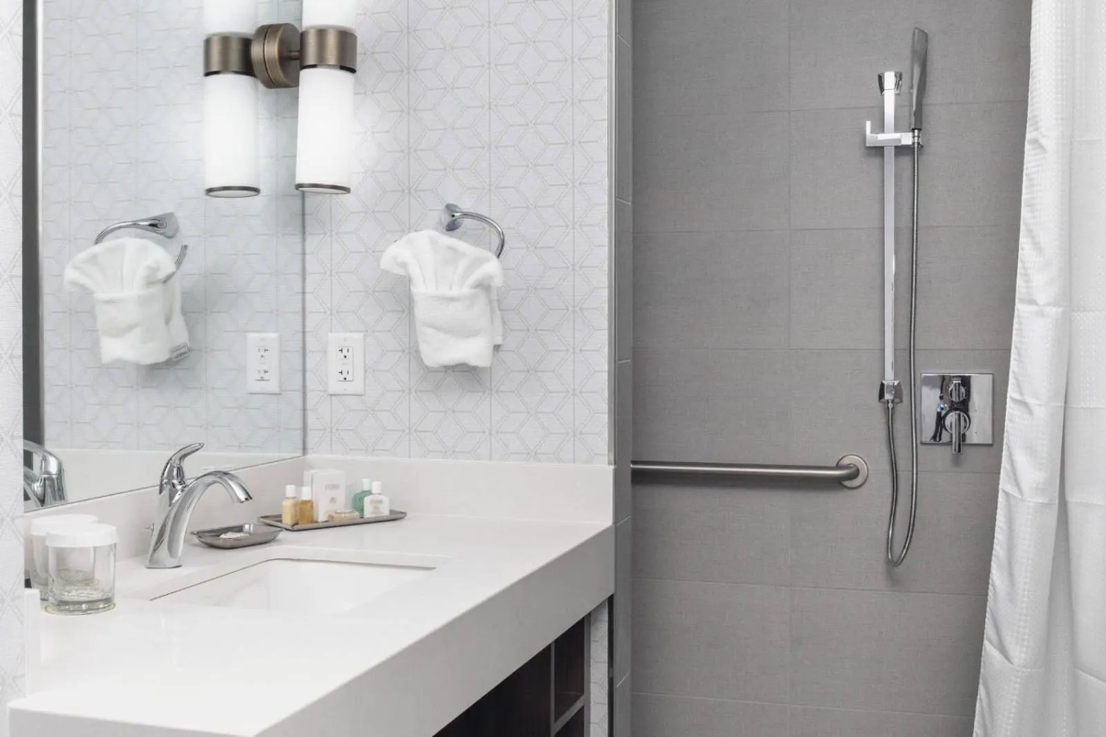 Bedroom in Haywood Park Hotel, an Ascend Collection Hotel