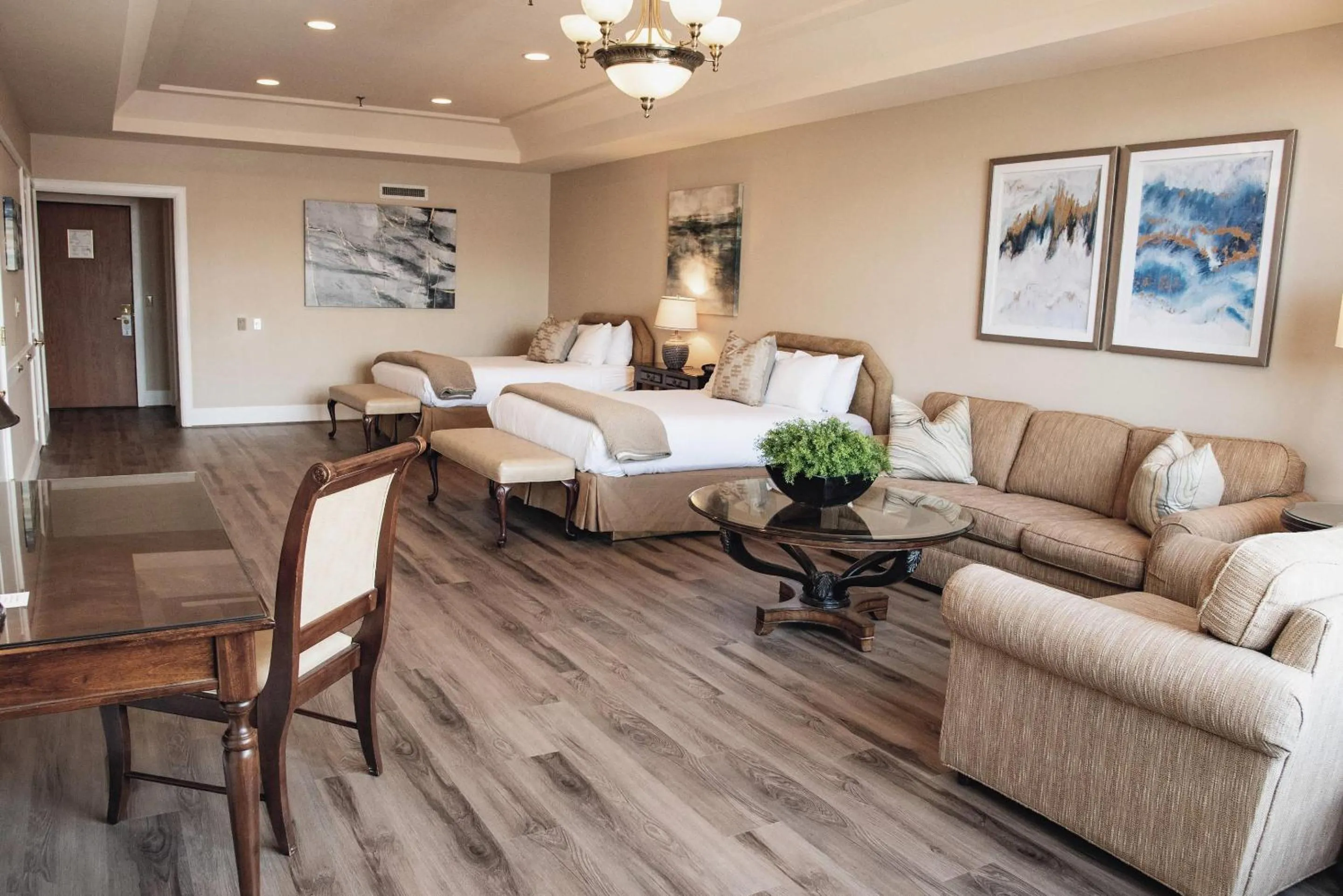 Bedroom in Haywood Park Hotel, an Ascend Collection Hotel