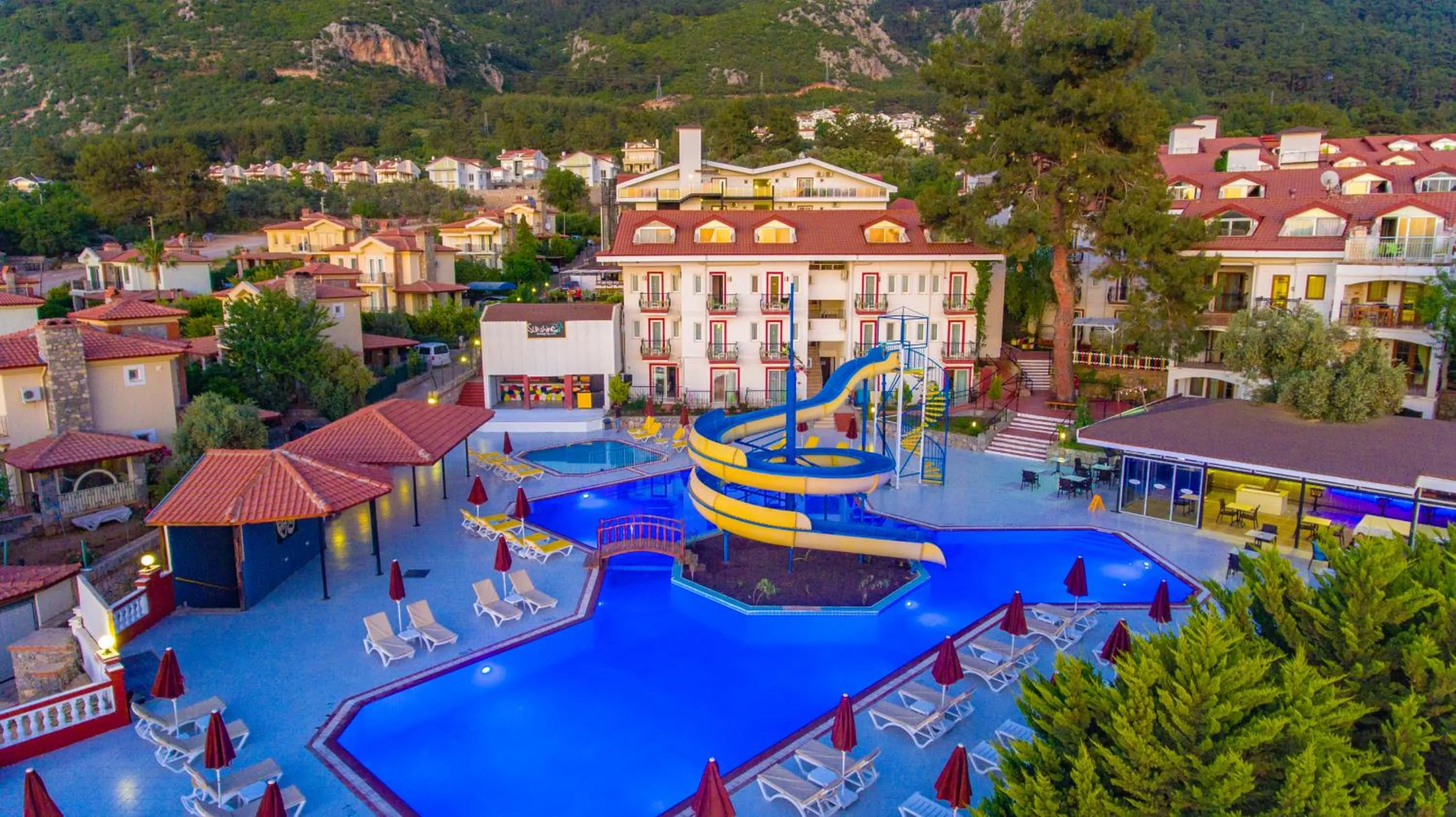 Sunshine Holiday Resort