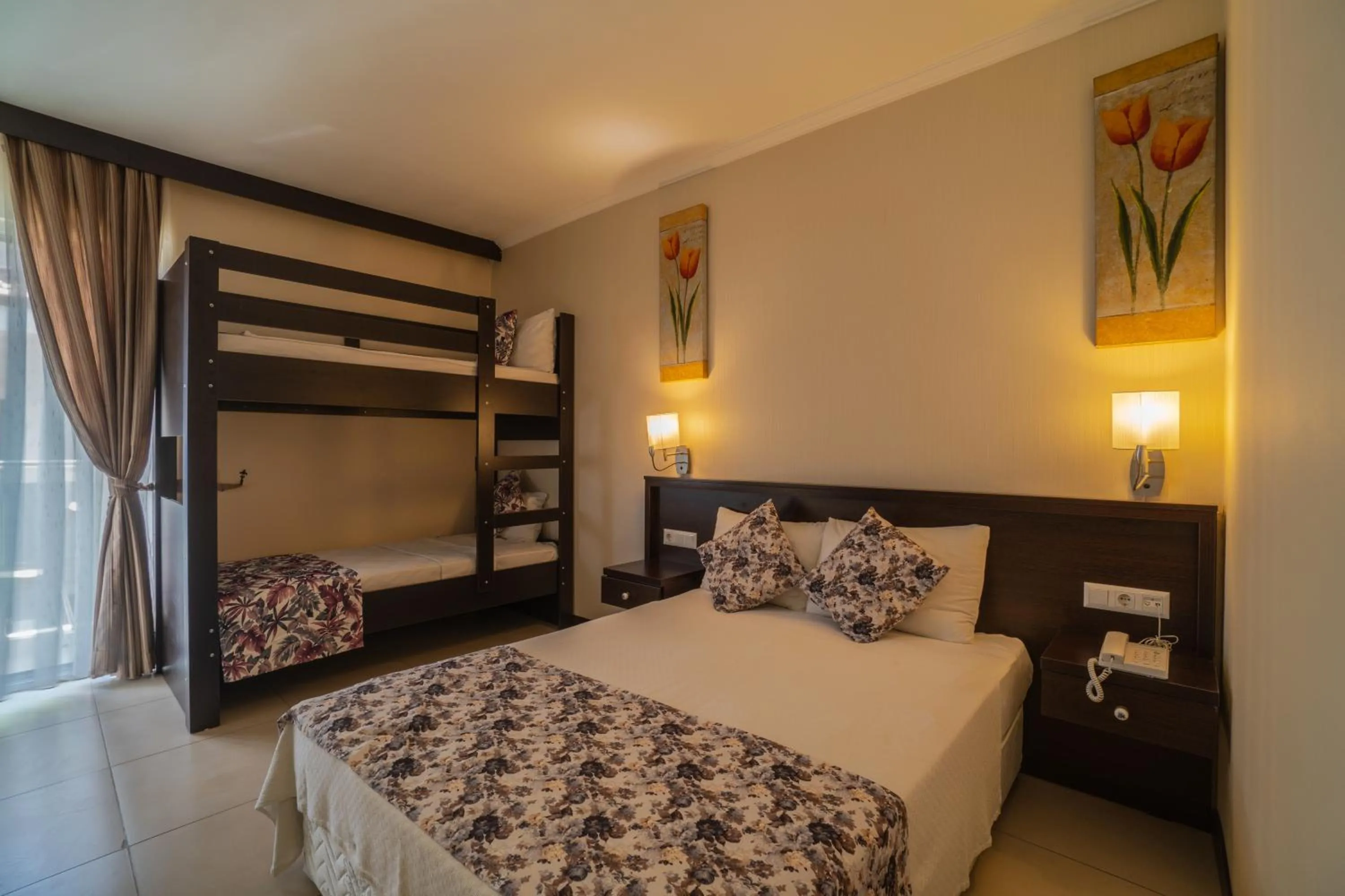 Family Room in Sunshine Holiday Resort