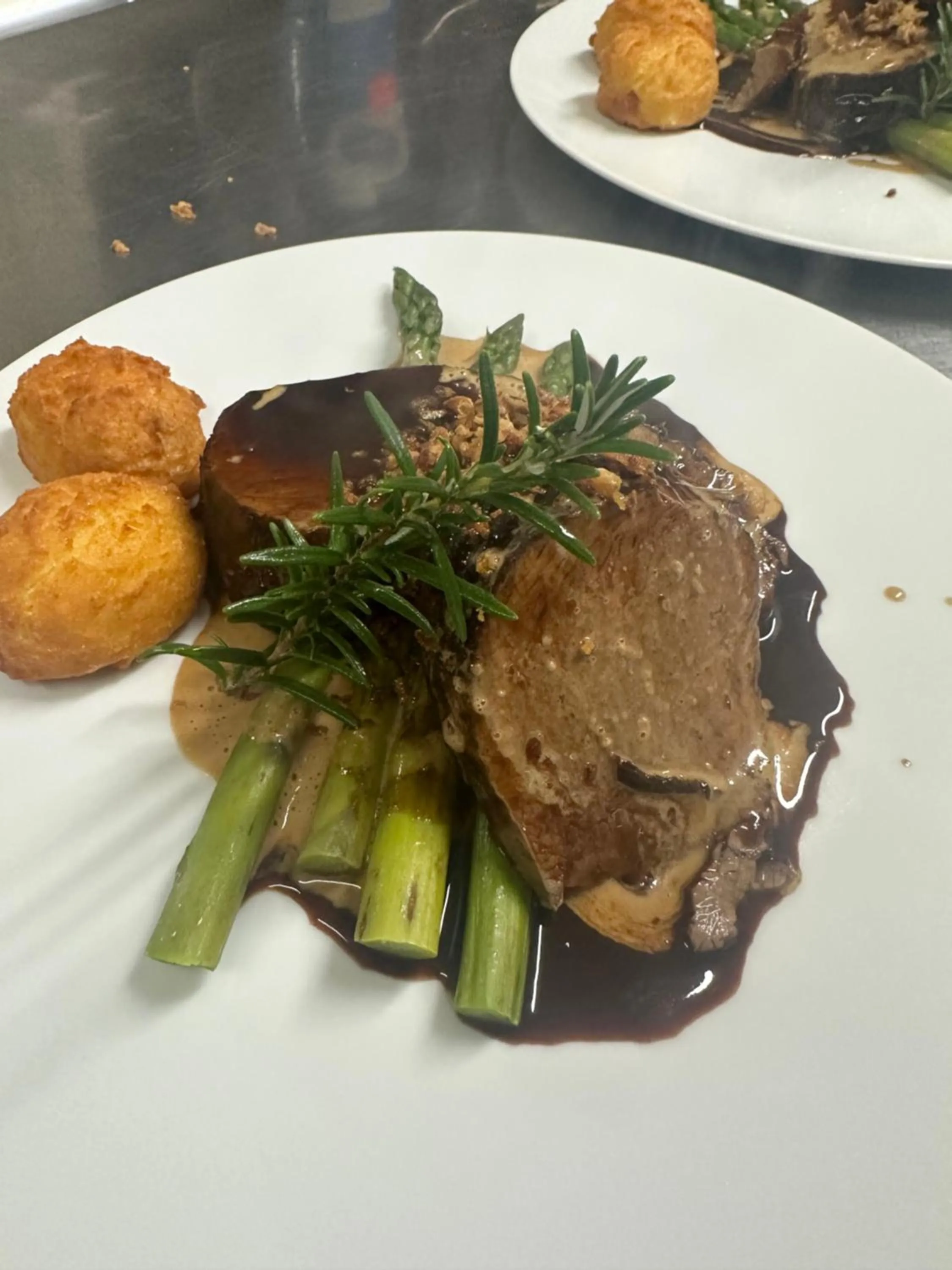 Restaurant/places to eat in Landhotel Schellenberg