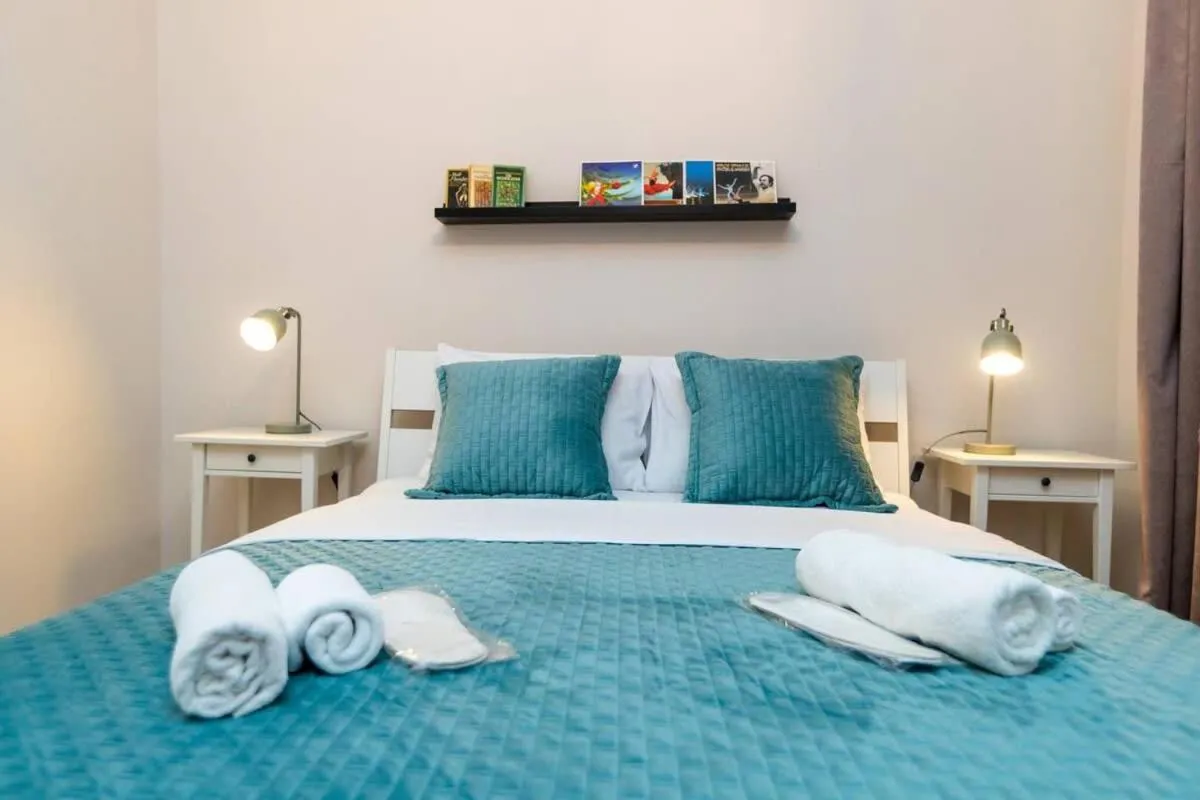 Bed in Wehost Apartment Near Fabrika