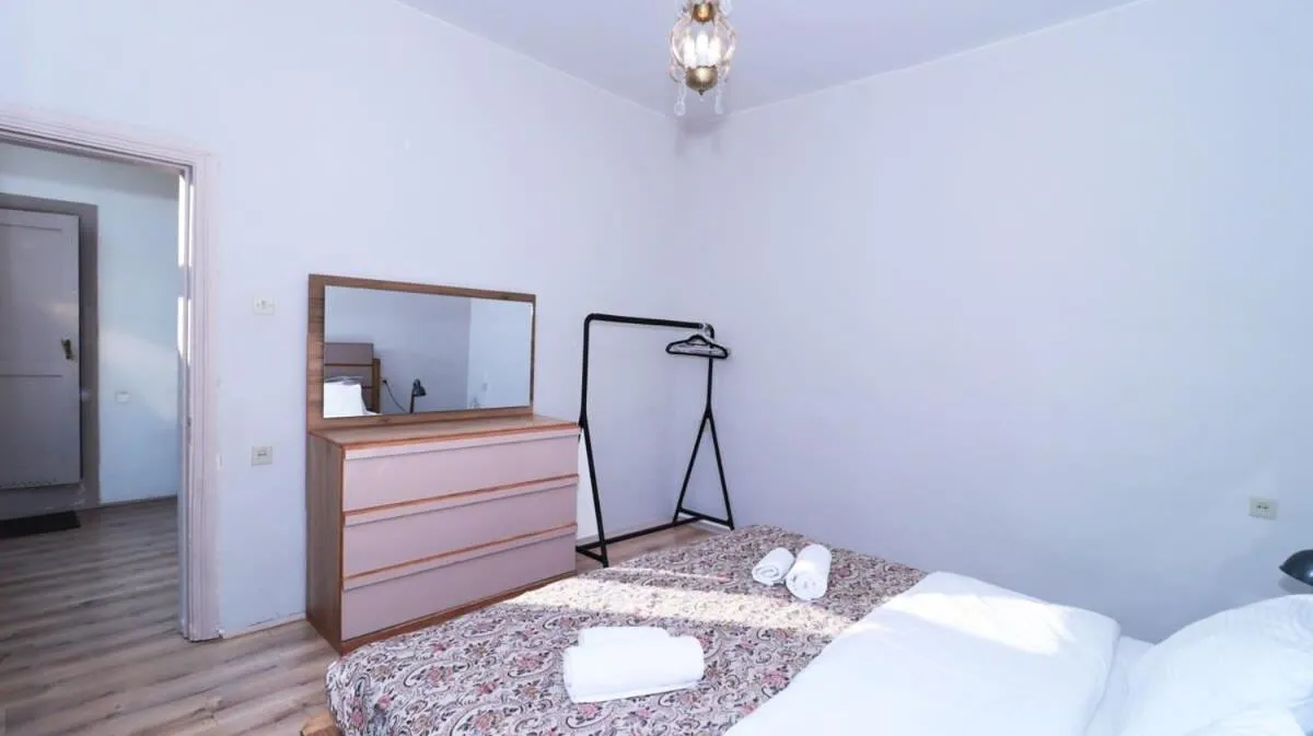 Bed in Wehost Apartment Near Fabrika