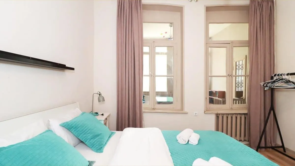 Bed in Wehost Apartment Near Fabrika