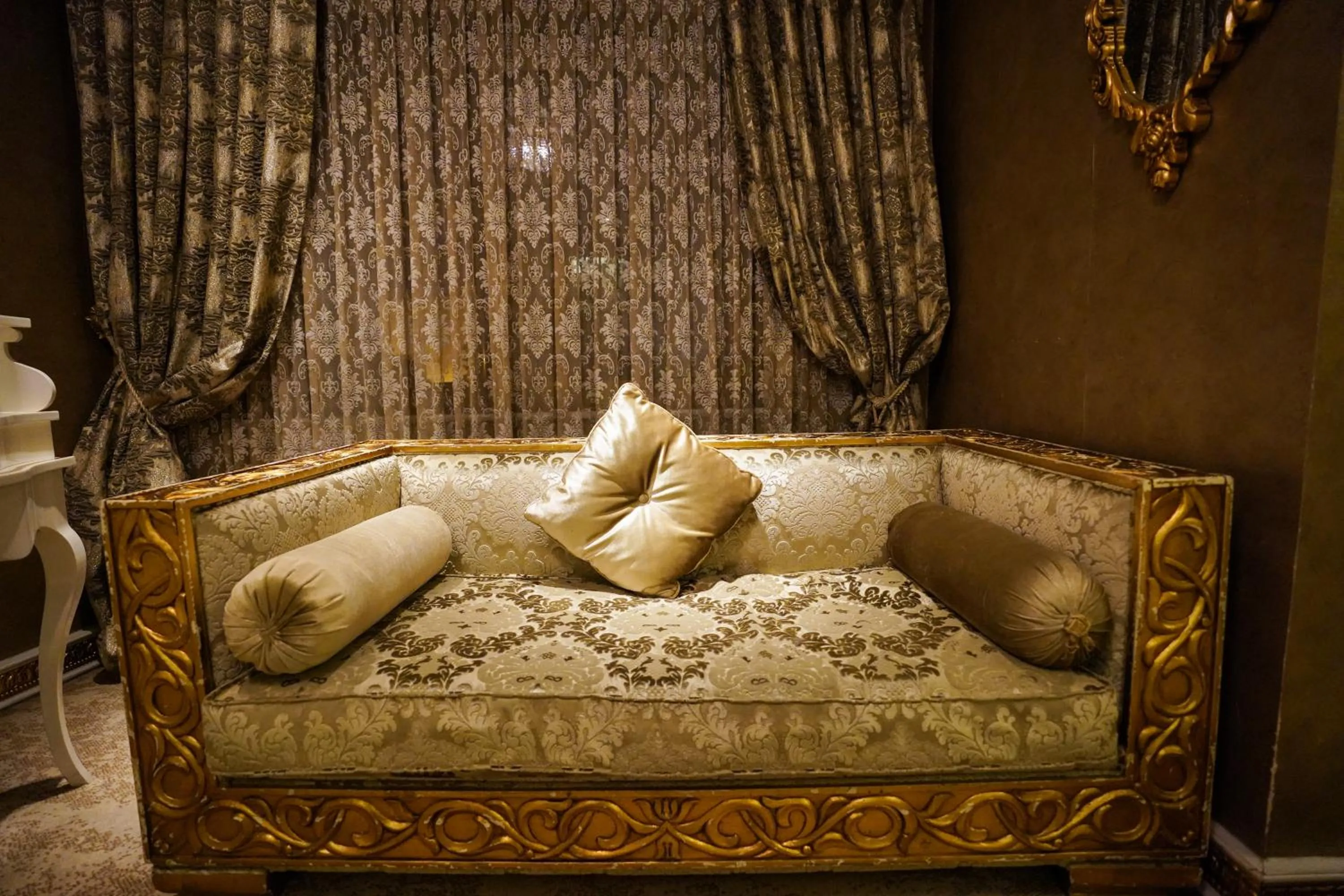 Bedroom in Hotel Buyuk Hamit